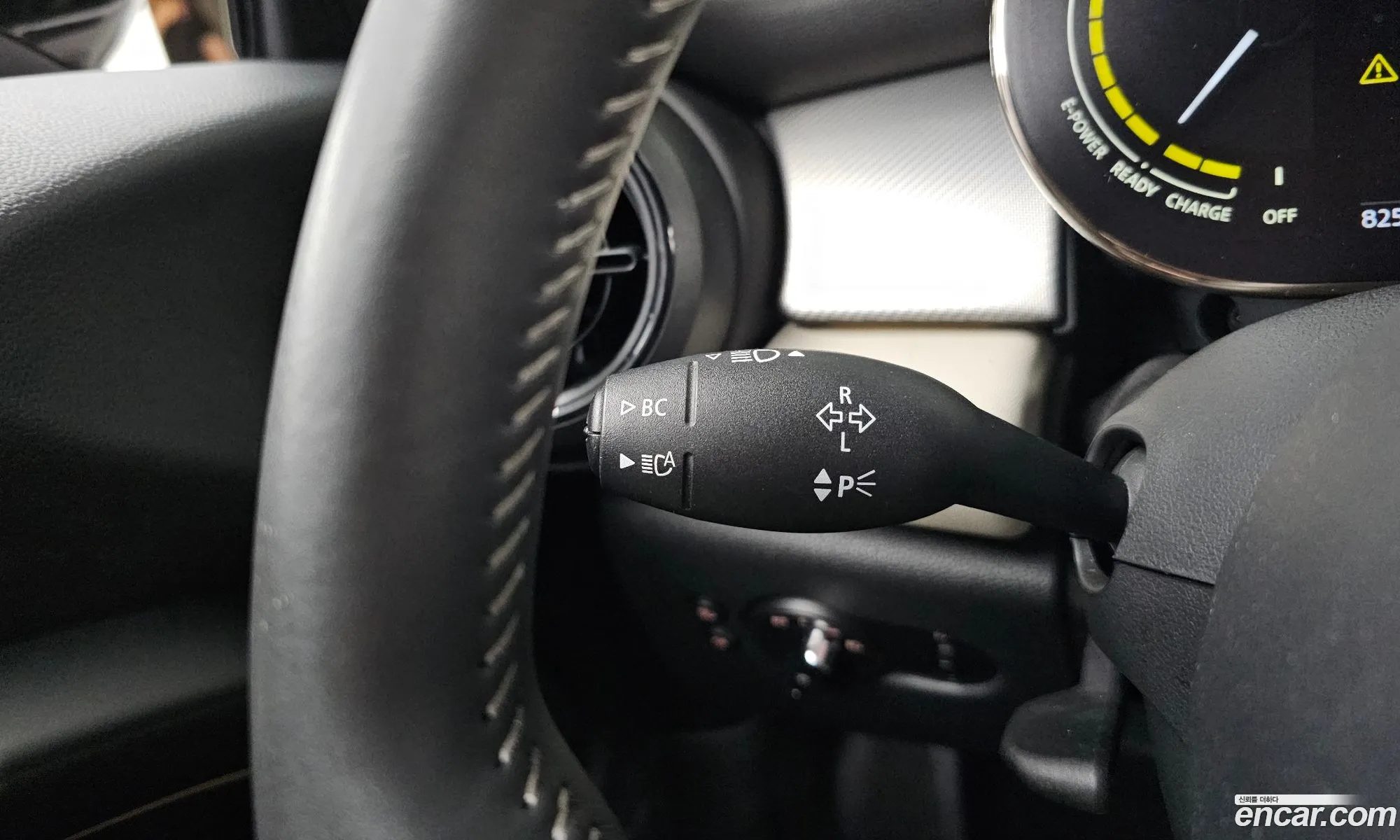 Mini Cooper Electric 2022 WMW11DJ06N2S49466 — 17