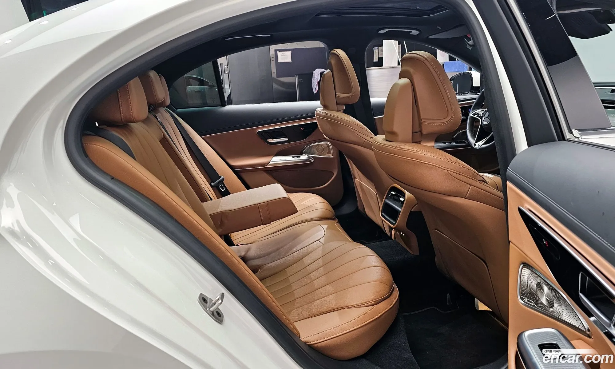 Mercedes-Benz E-Class W214 2024 — 17