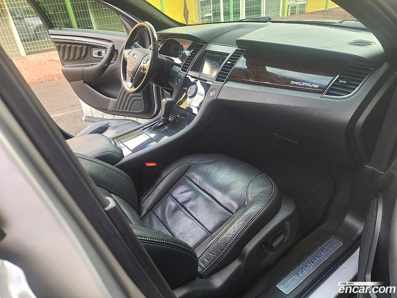 Ford Taurus 2013 — 13