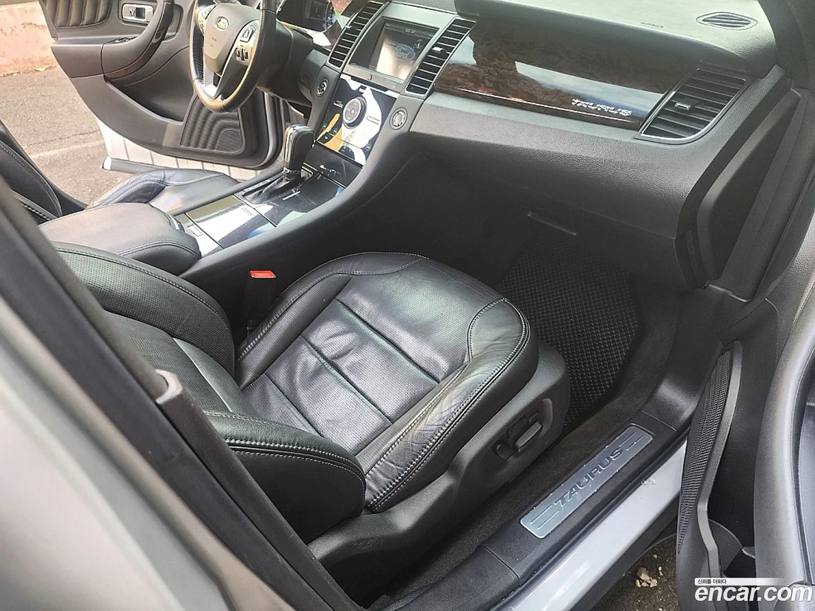 Ford Taurus 2013 — 17