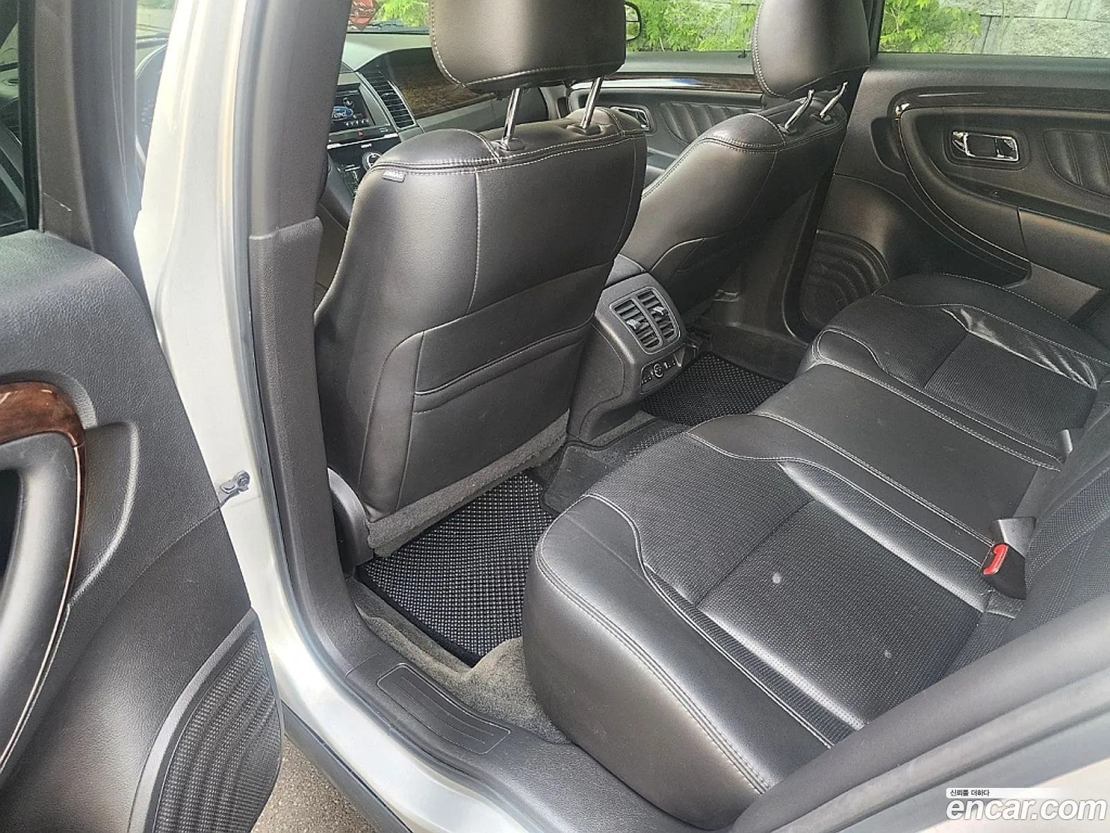 Ford Taurus 2013 — 18