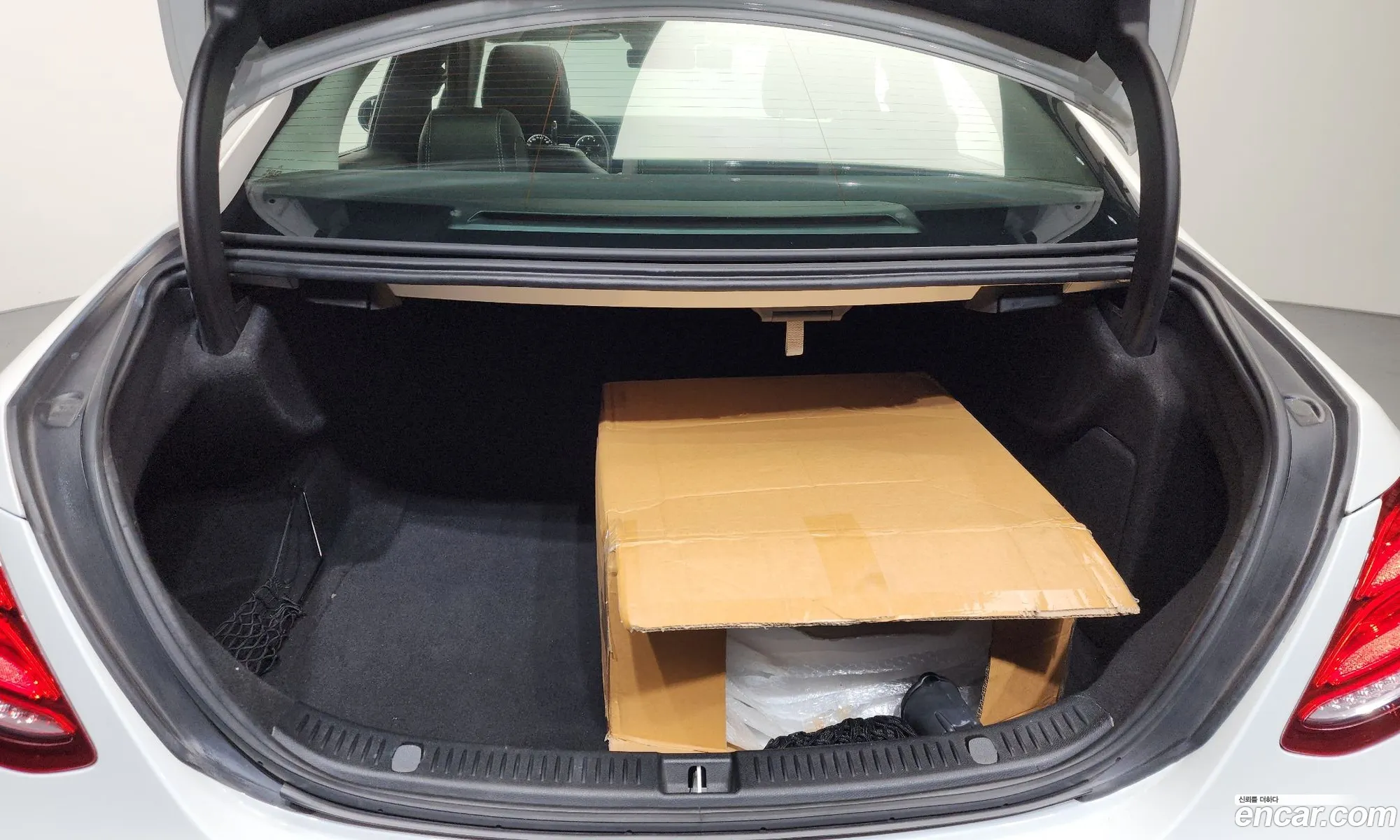 Mercedes-Benz E-Class W213 2016 WDDZF4JB3HA058581 — 16