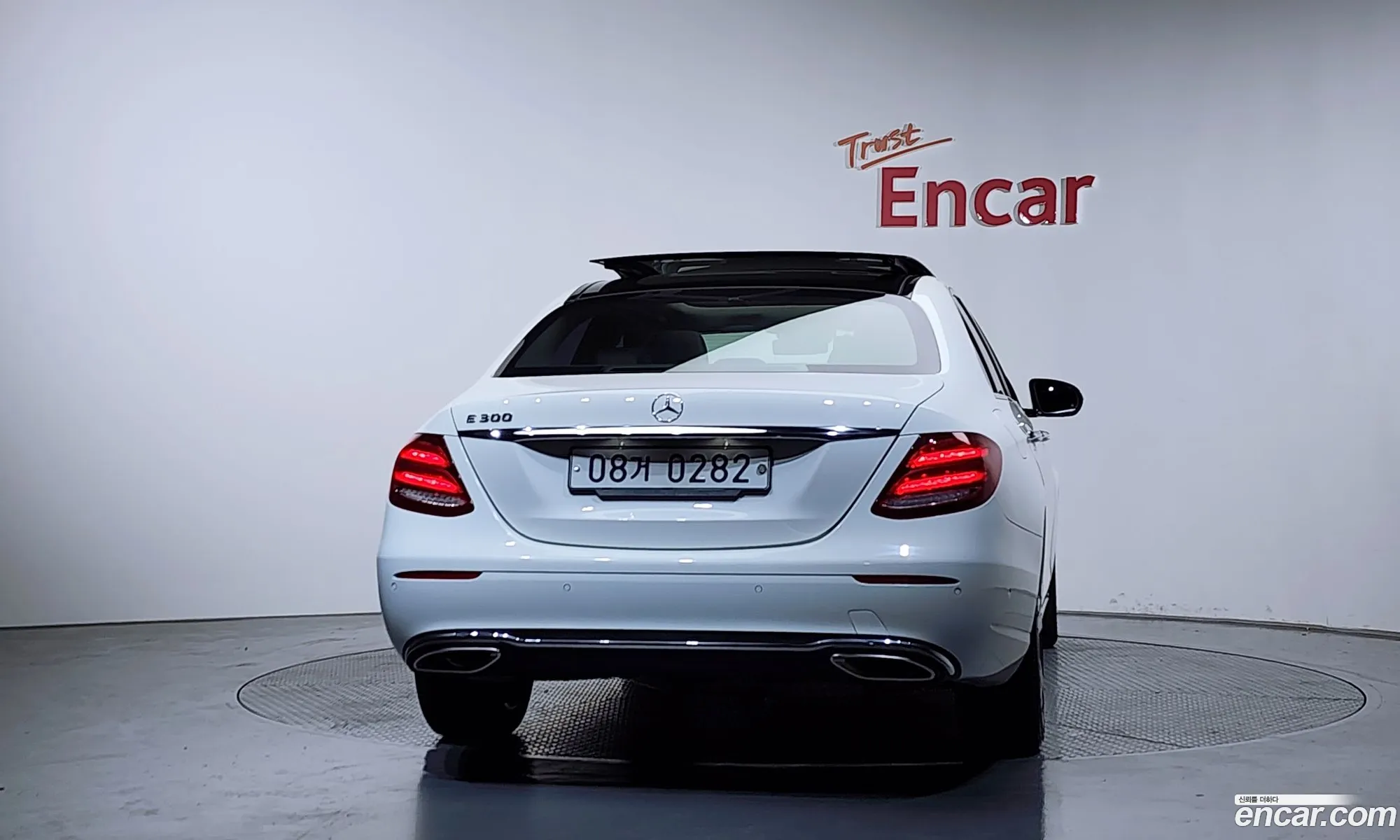 Mercedes-Benz E-Class W213 2016 WDDZF4JB3HA058581 — 17