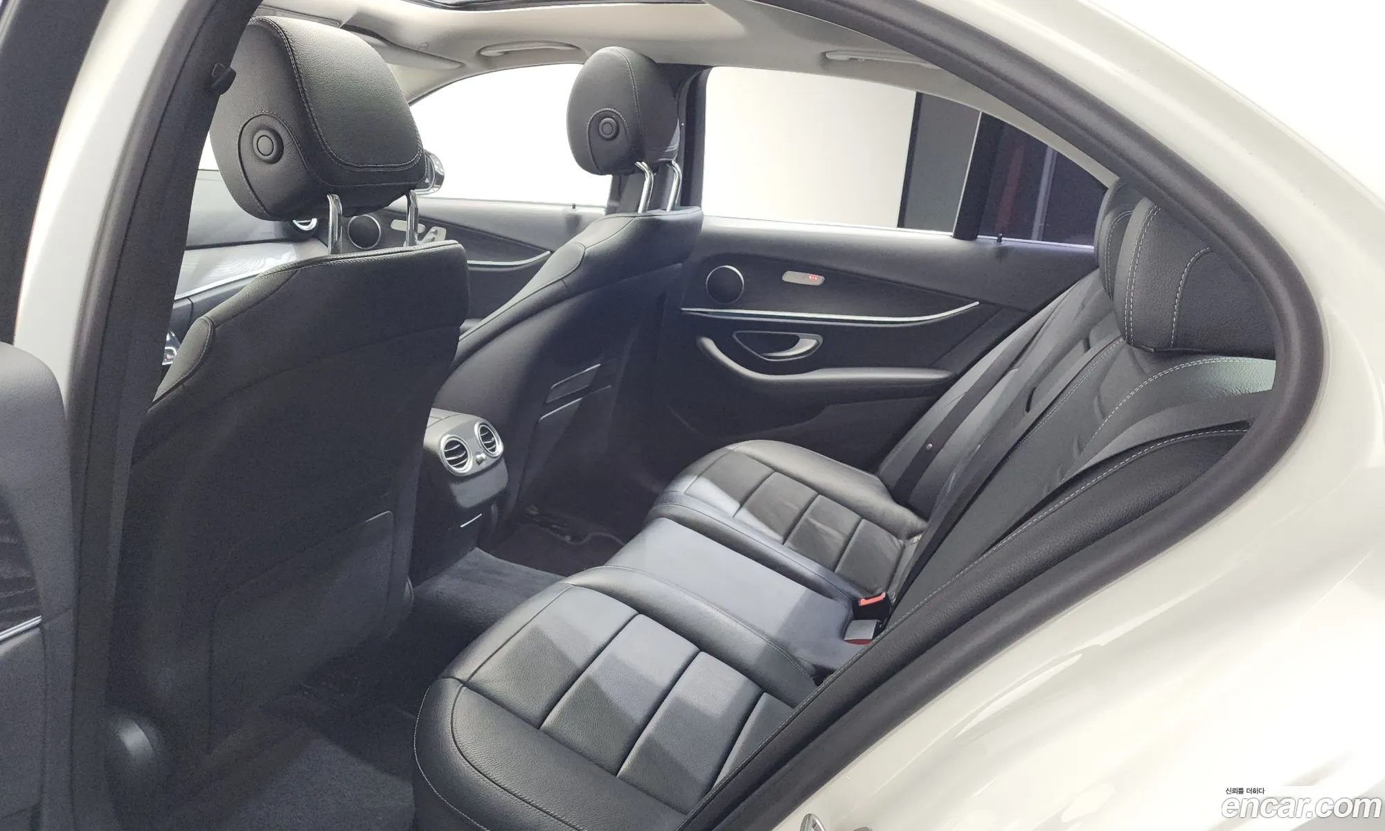 Mercedes-Benz E-Class W213 2016 WDDZF4JB3HA058581 — 2
