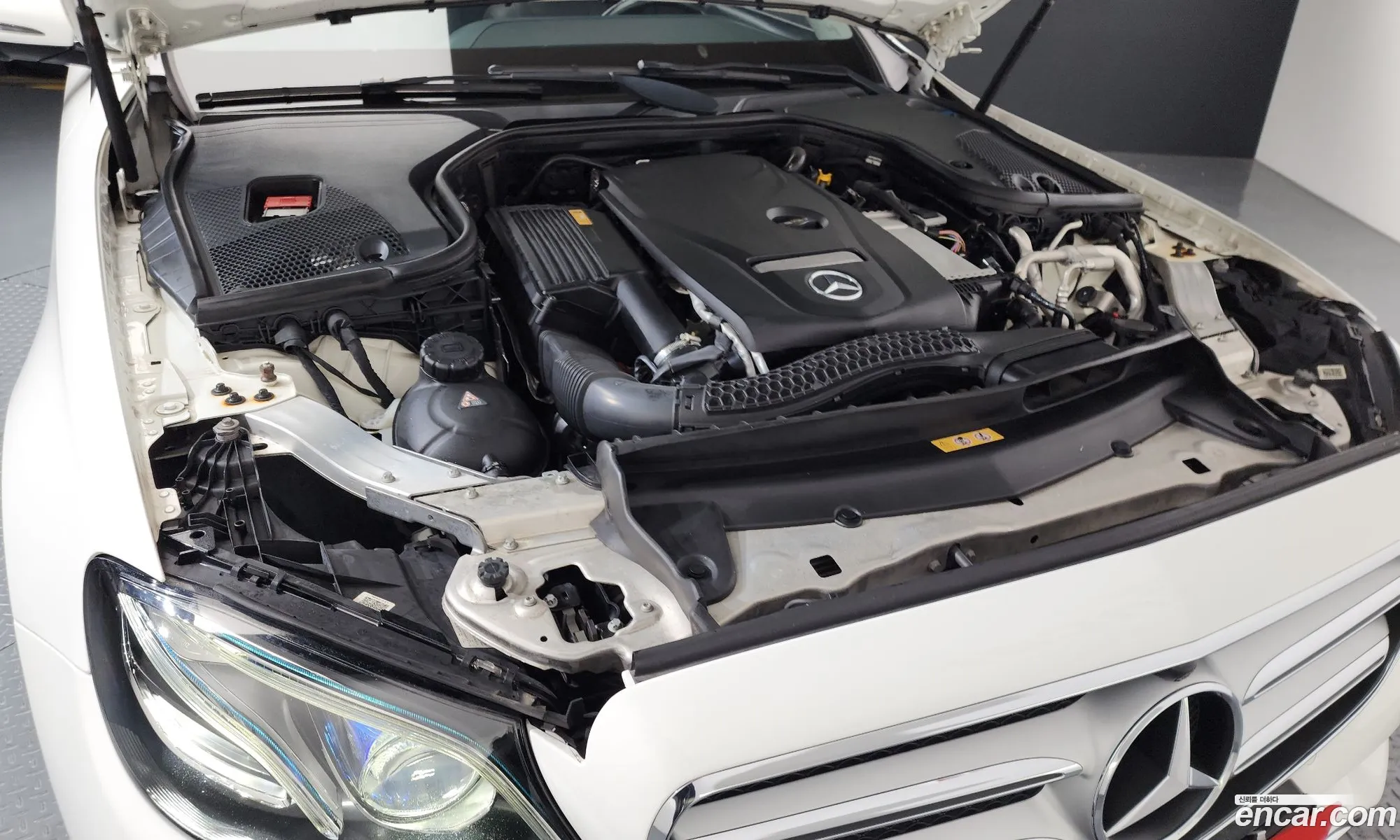 Mercedes-Benz E-Class W213 2016 WDDZF4JB3HA058581 — 9