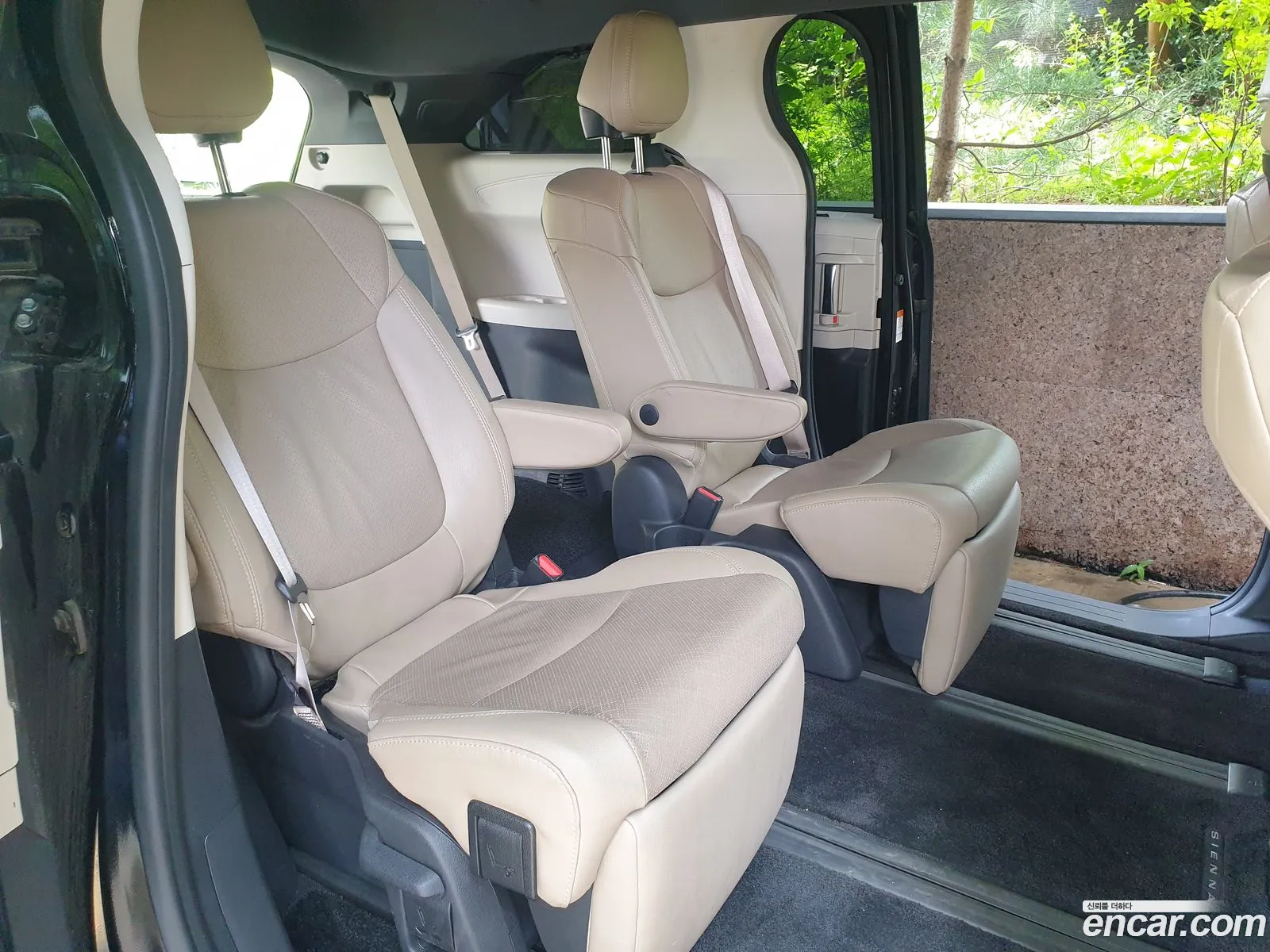Toyota Sienna 2022 — 4
