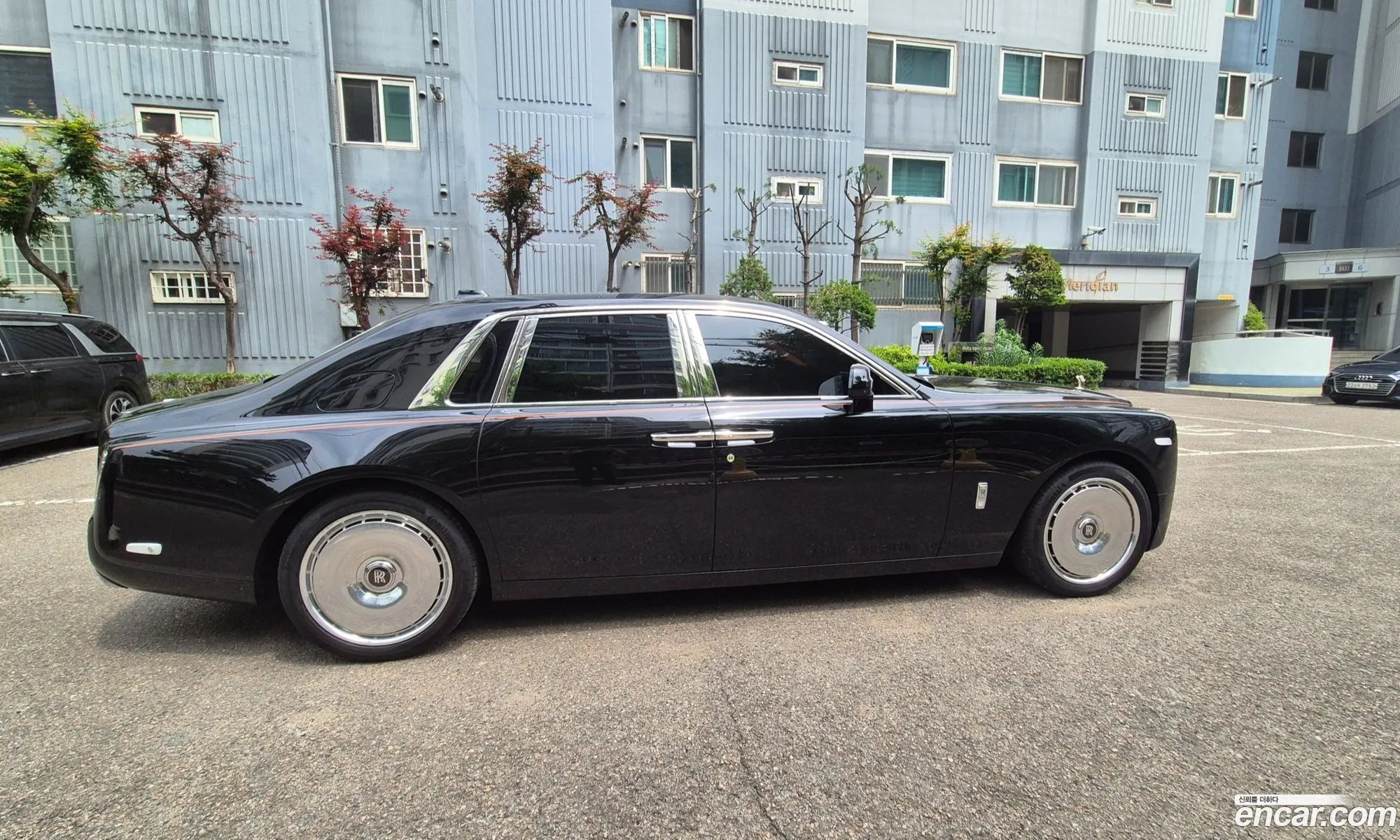 Rolls-Royce Phantom 2023 — 11