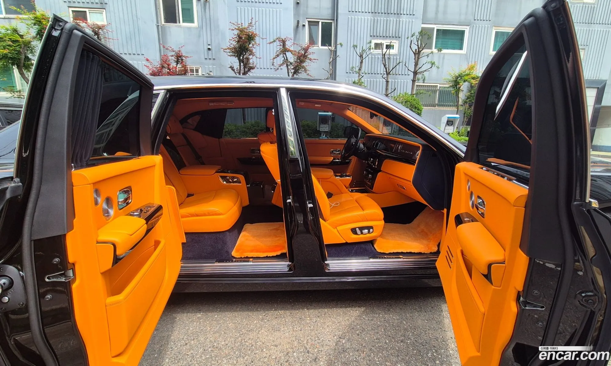 Rolls-Royce Phantom 2023 — 18