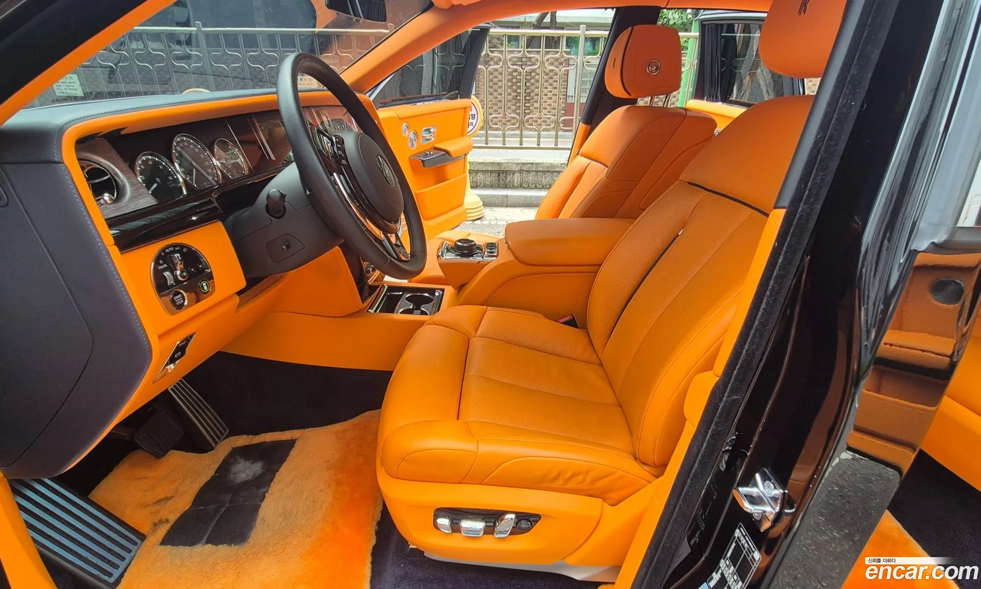 Rolls-Royce Phantom 2023 — 19