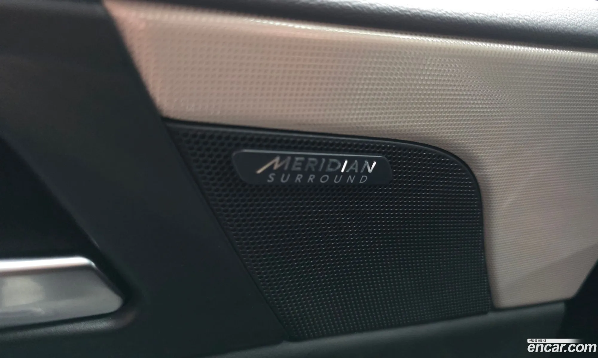Jaguar XE 2017 SAJAA4BN2HCP05234 — 30
