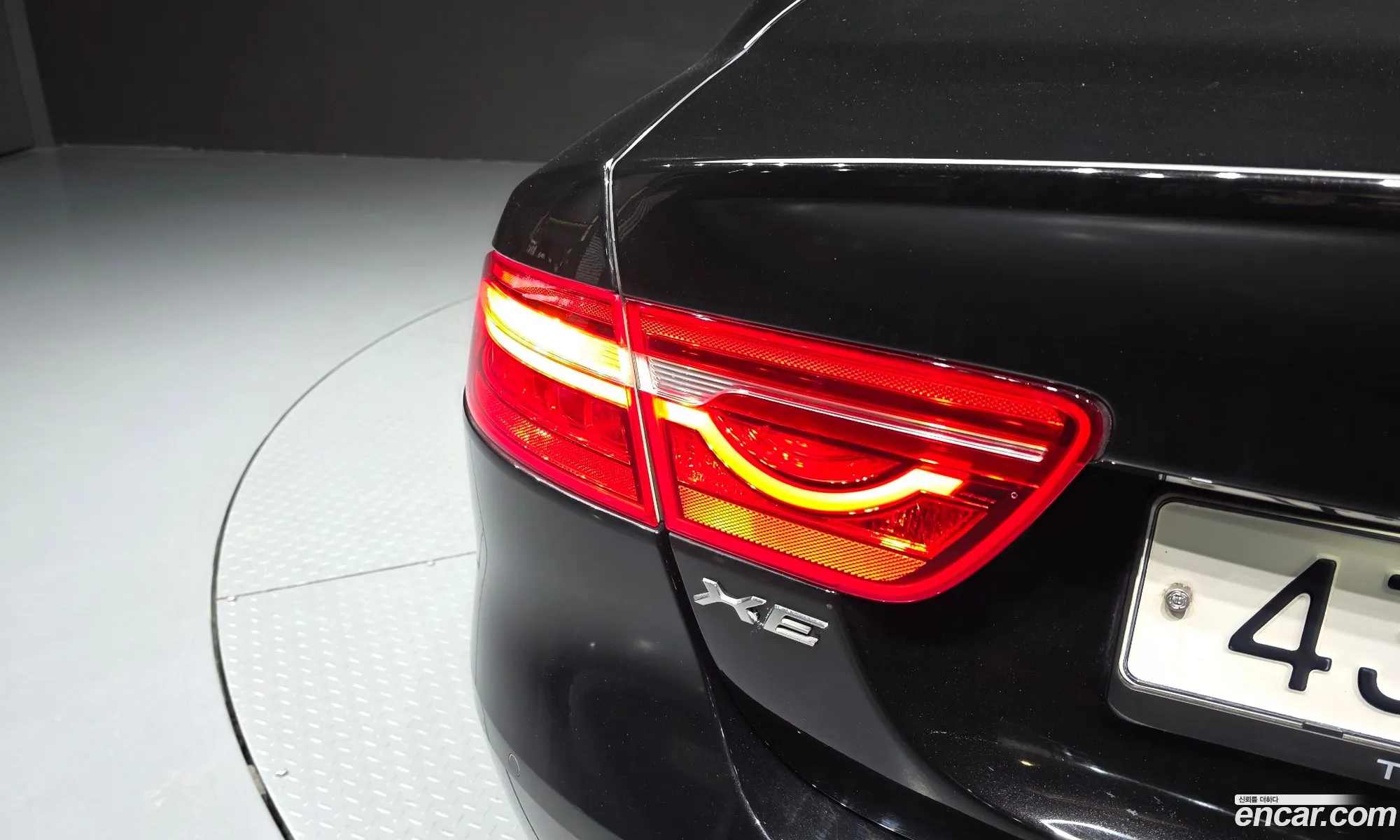 Jaguar XE 2017 SAJAA4BN2HCP05234 — 29