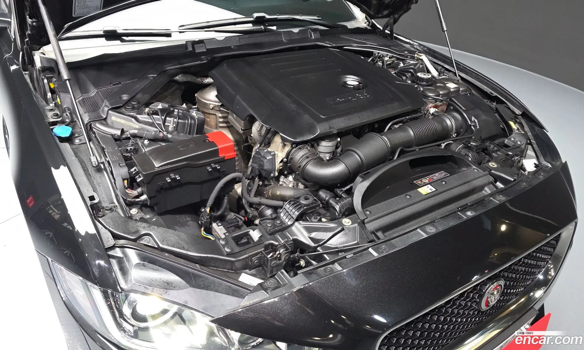 Jaguar XE 2017 SAJAA4BN2HCP05234 — 4