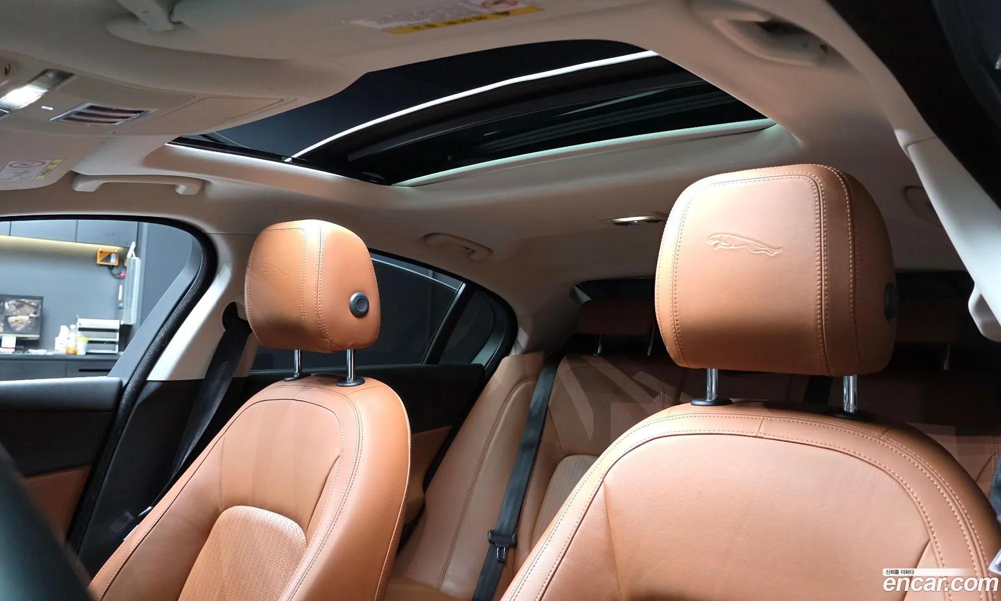 Jaguar XE 2017 SAJAA4BN2HCP05234 — 23