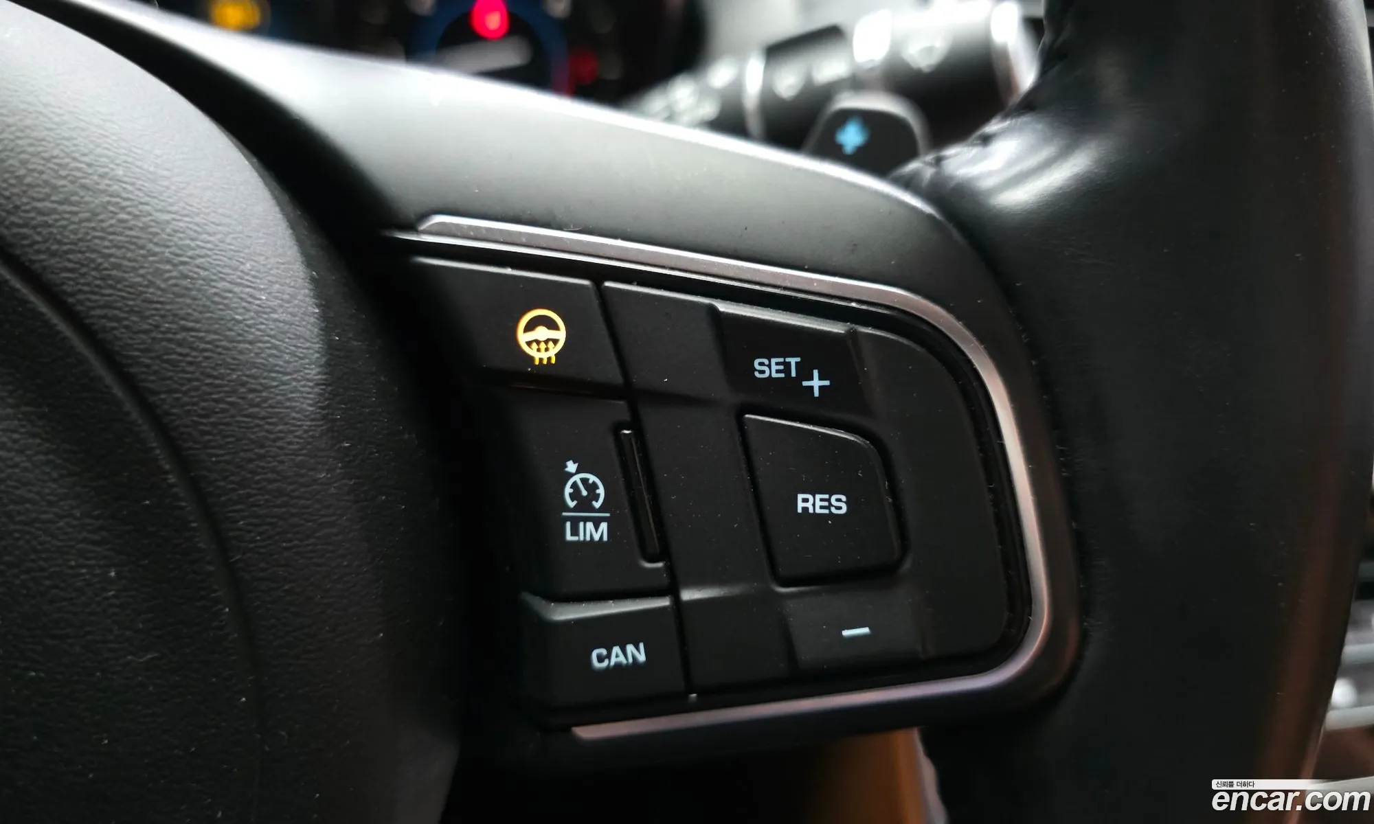 Jaguar XE 2017 SAJAA4BN2HCP05234 — 28