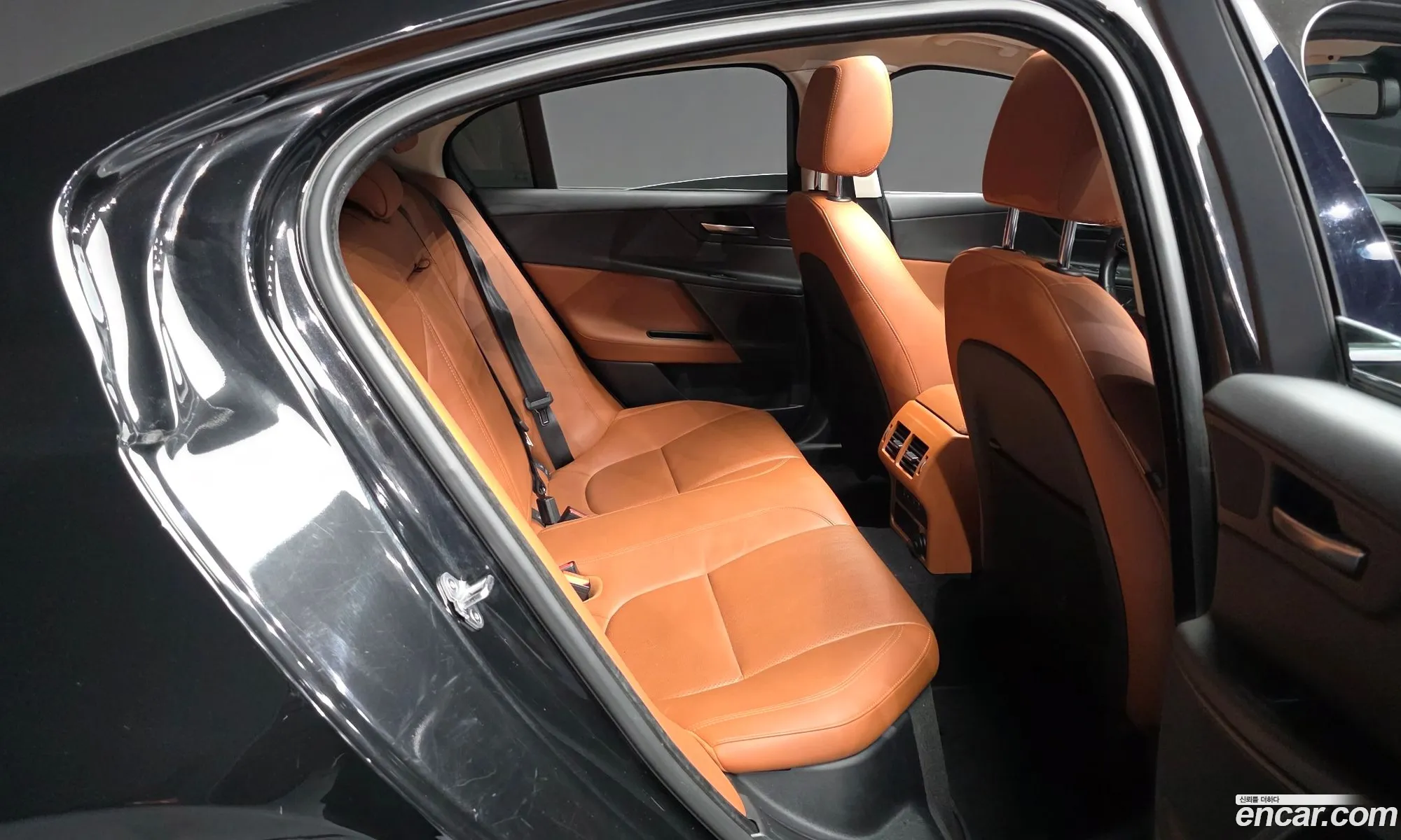 Jaguar XE 2017 SAJAA4BN2HCP05234 — 12