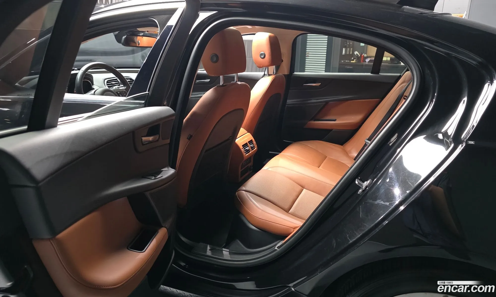 Jaguar XE 2017 SAJAA4BN2HCP05234 — 27