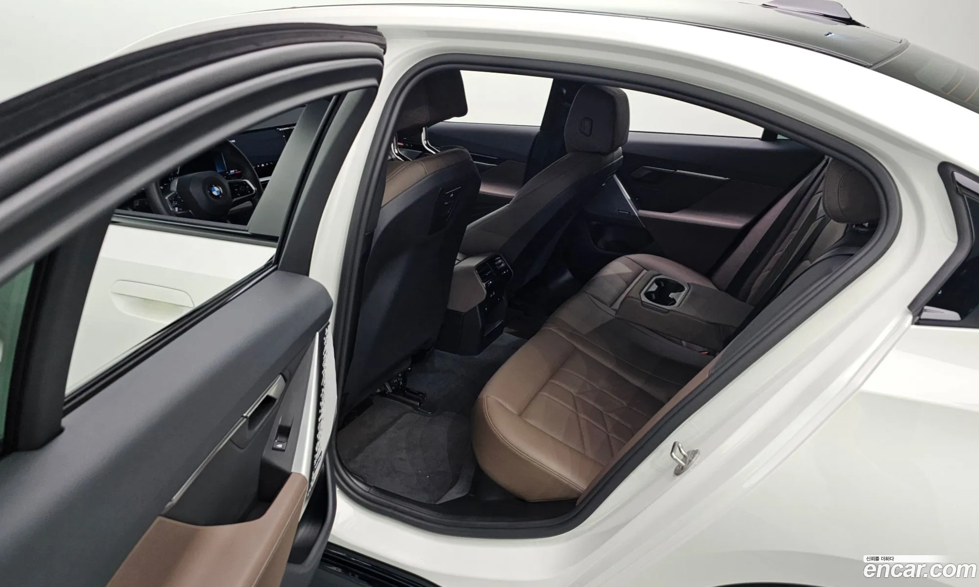BMW 5 Series 2024 — 21