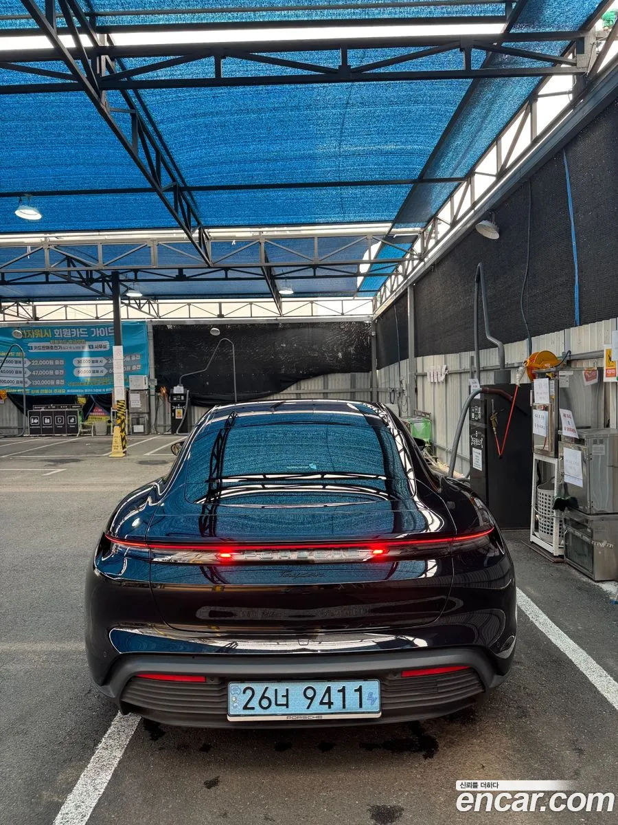 Porsche Taycan 2025 — 8