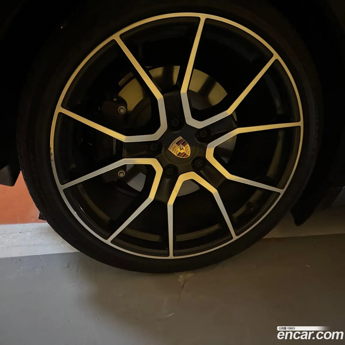 Porsche Taycan 2025 — 13