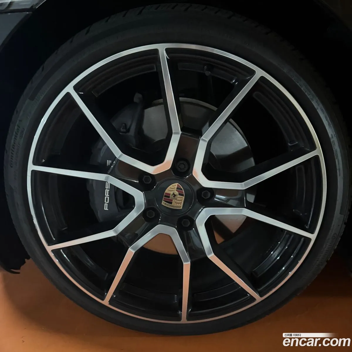Porsche Taycan 2025 — 12