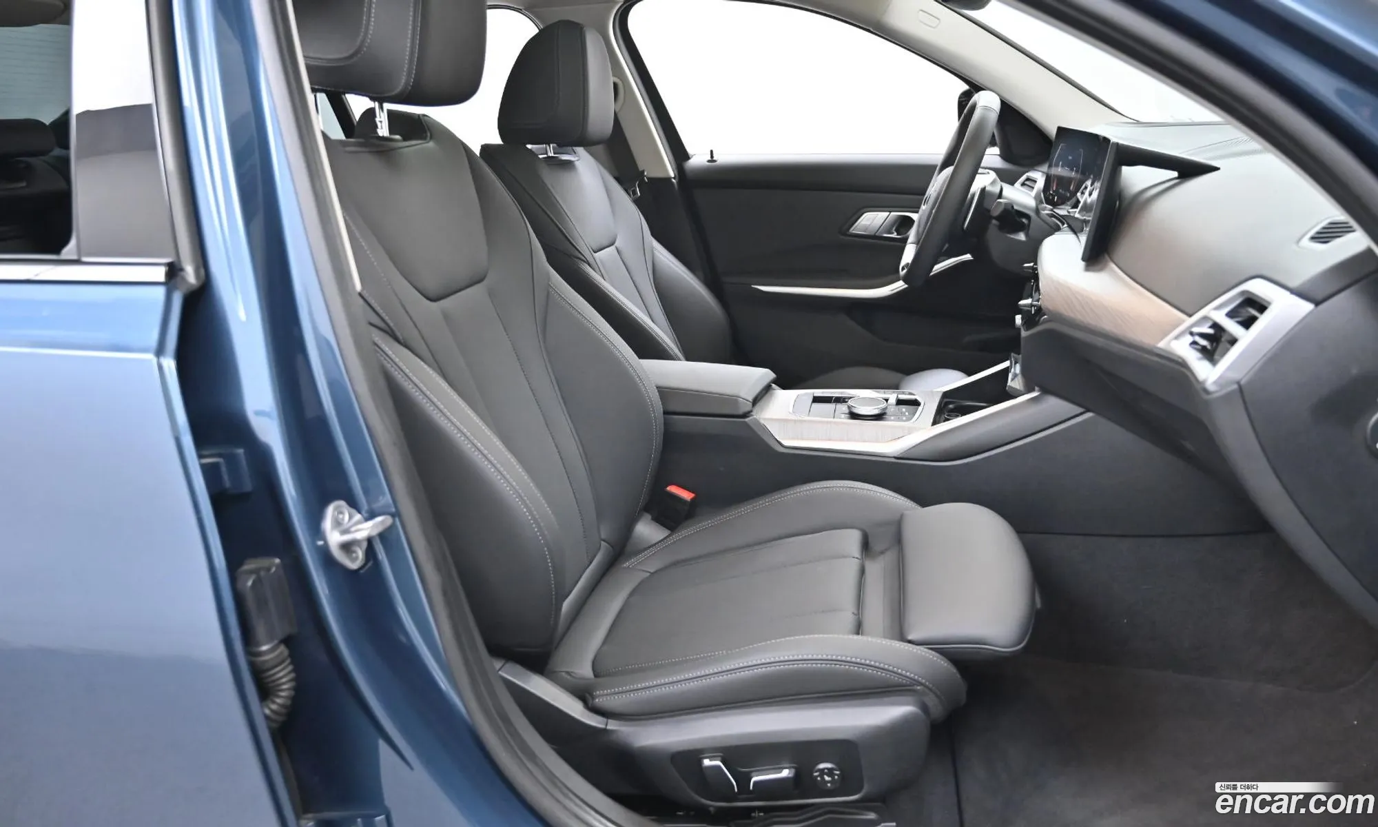 BMW 3 Series 2025 — 9