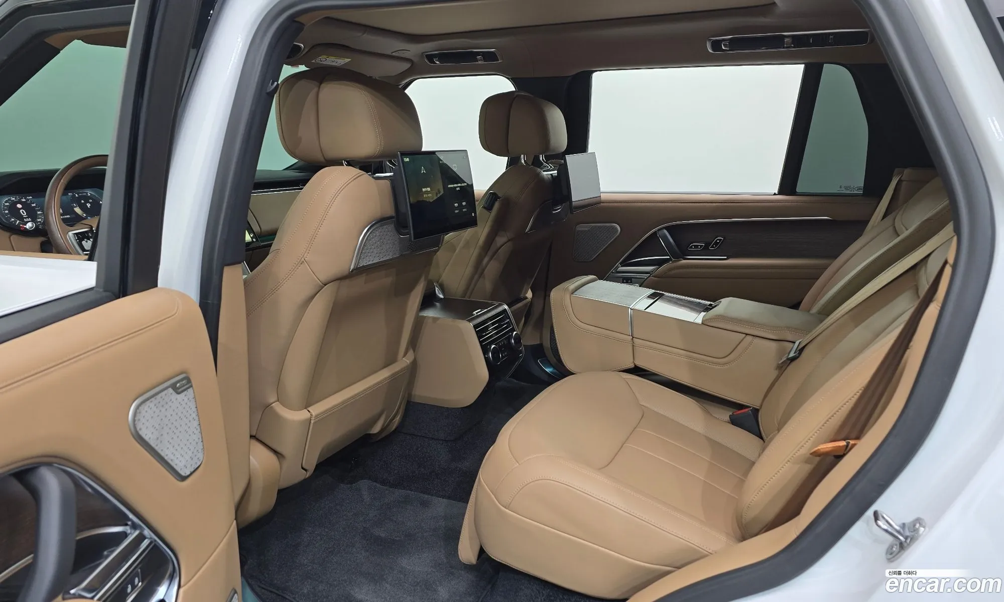 Land Rover Range Rover 2024 SALKABBW0RA241494 — 33