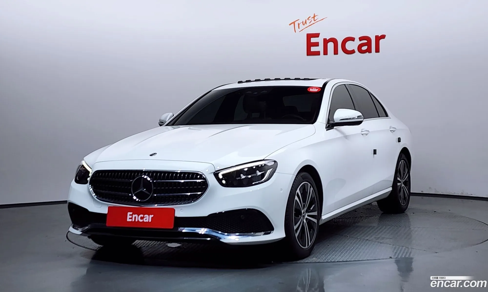 Mercedes-Benz E-Class W213 2020 — 32