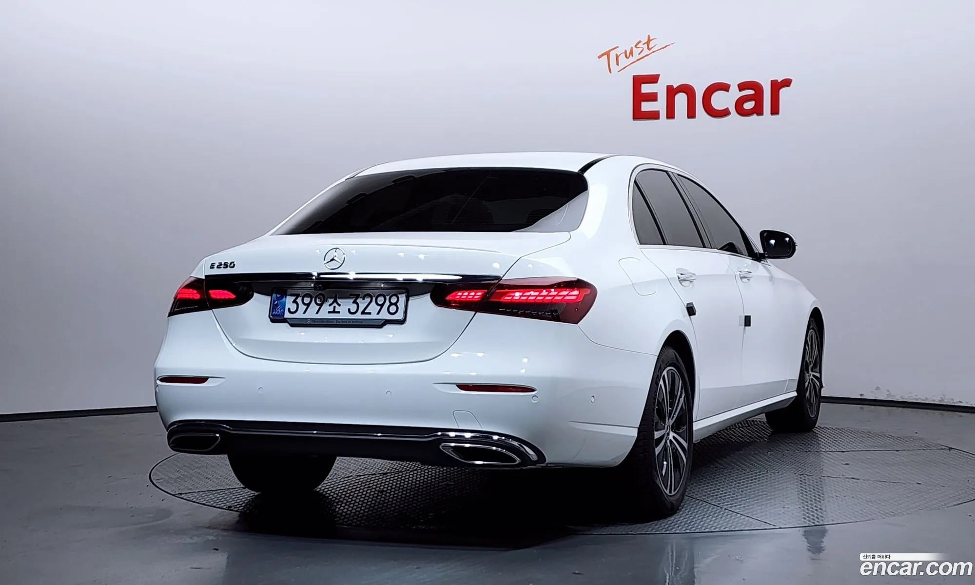 Mercedes-Benz E-Class W213 2020 — 24
