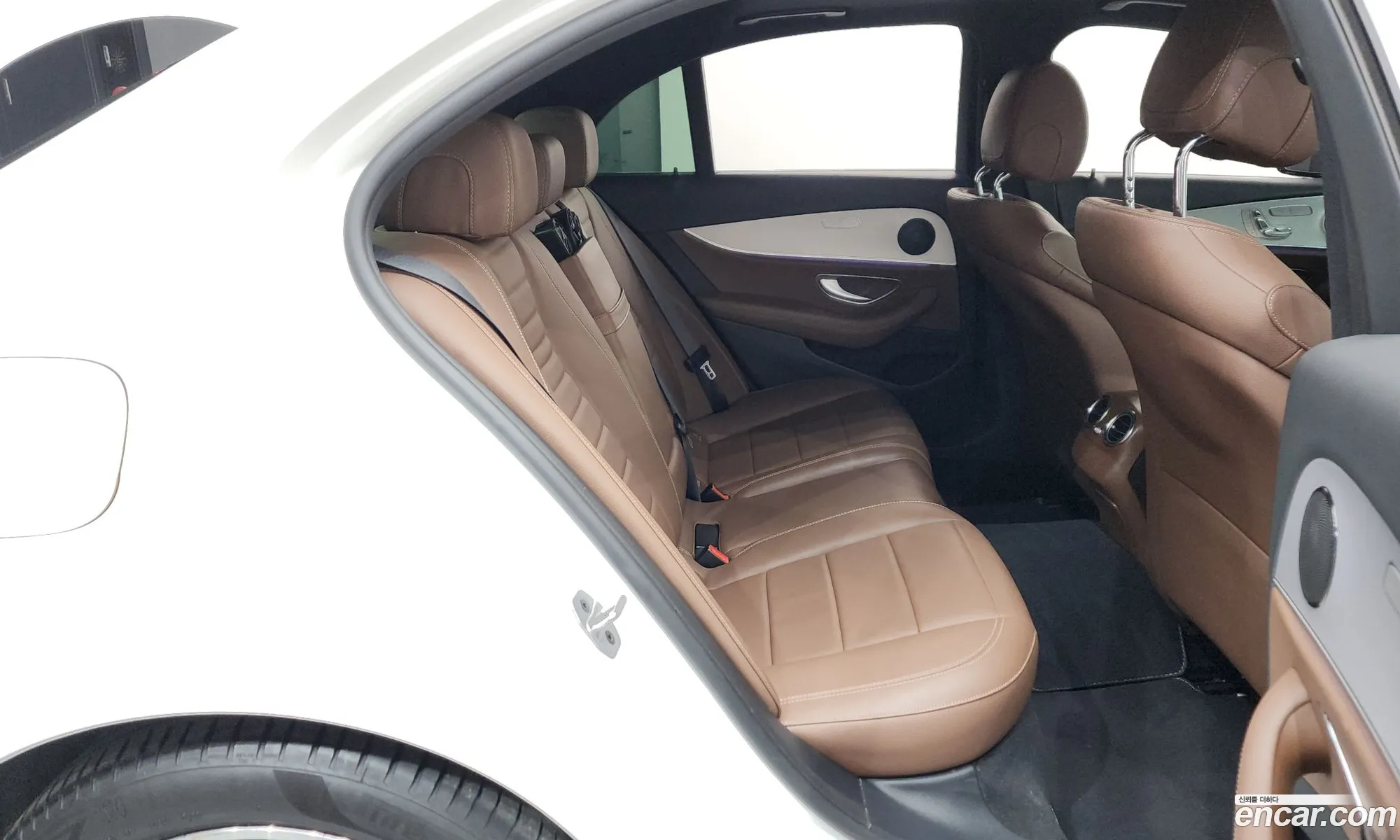 Mercedes-Benz E-Class W213 2020 — 17