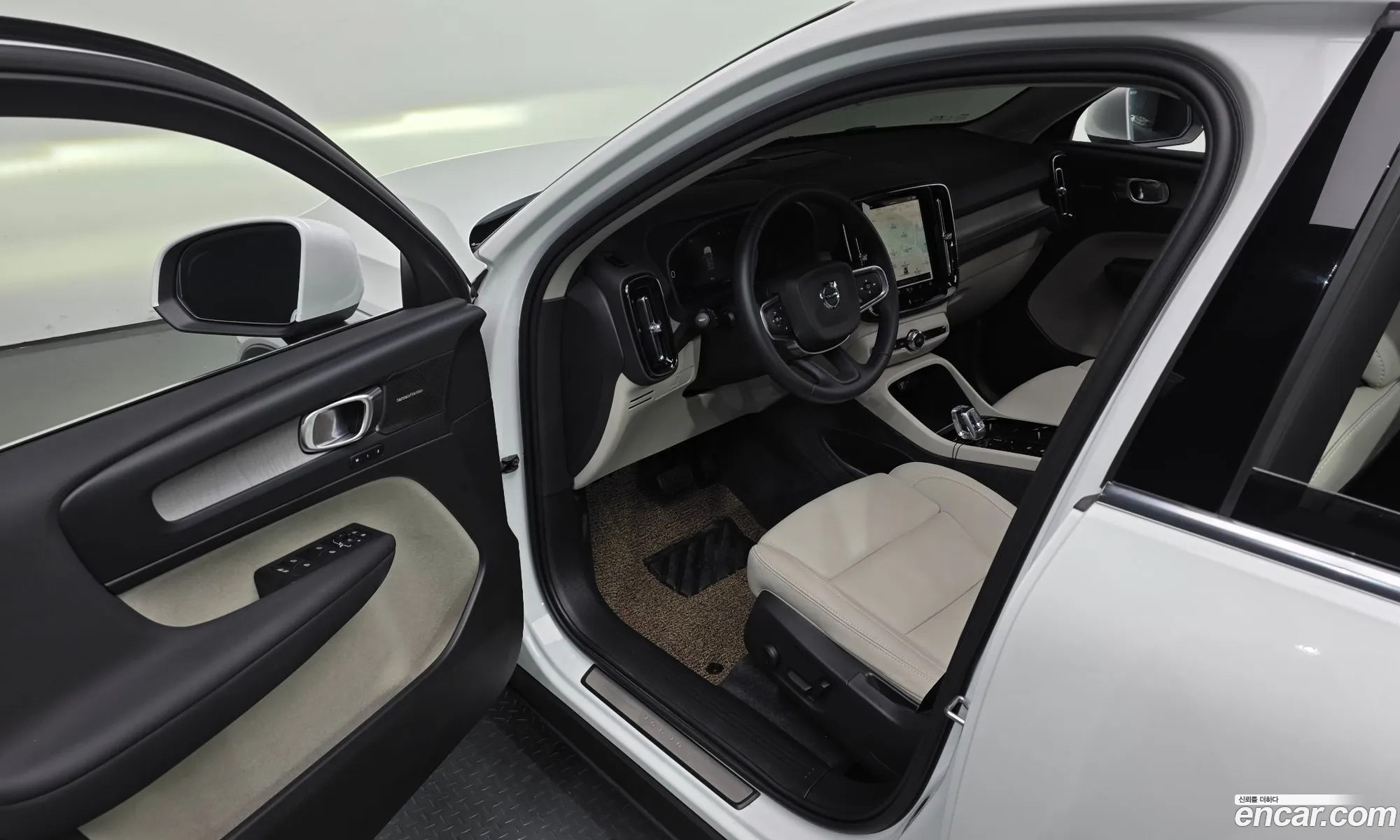 Volvo XC40 2024 — 18