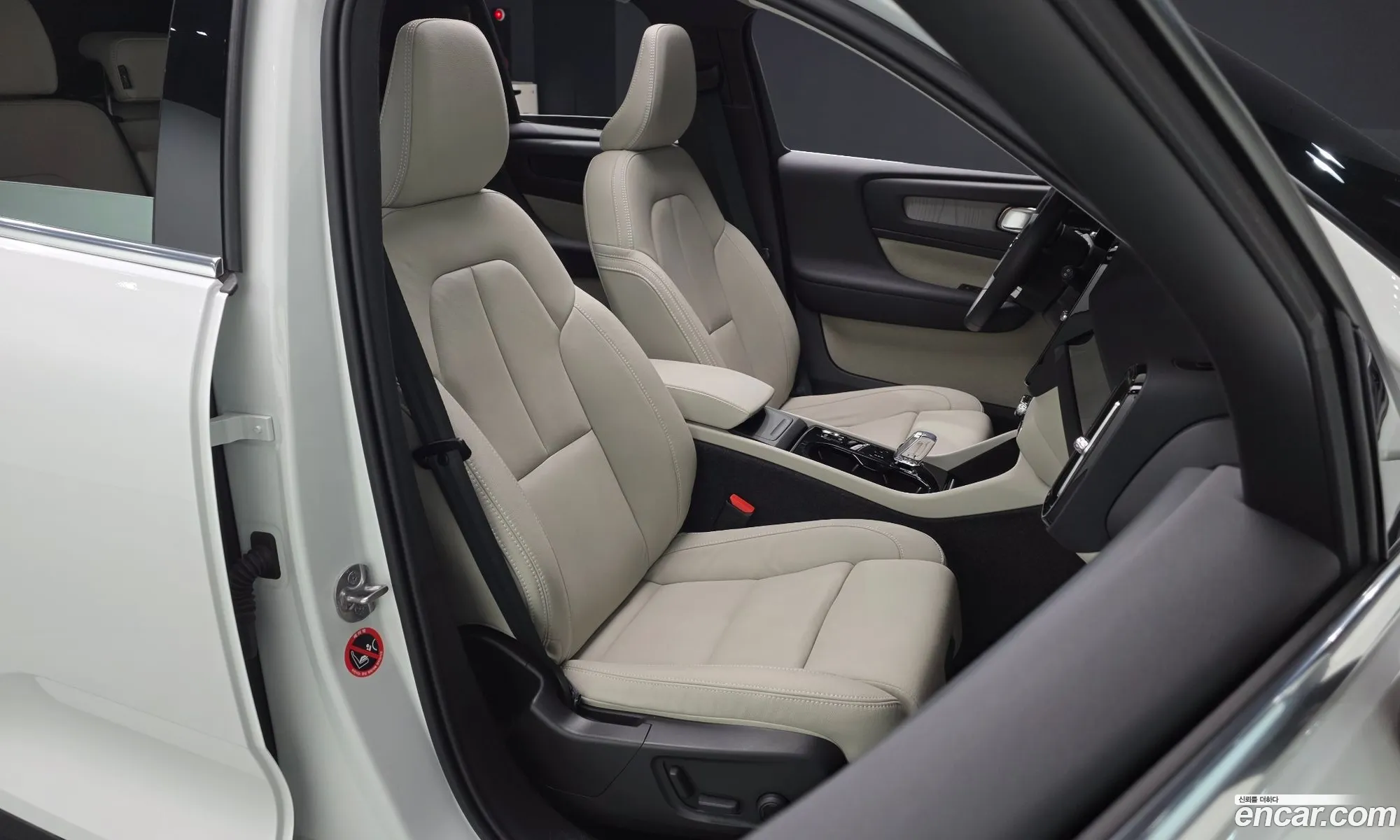 Volvo XC40 2024 — 29