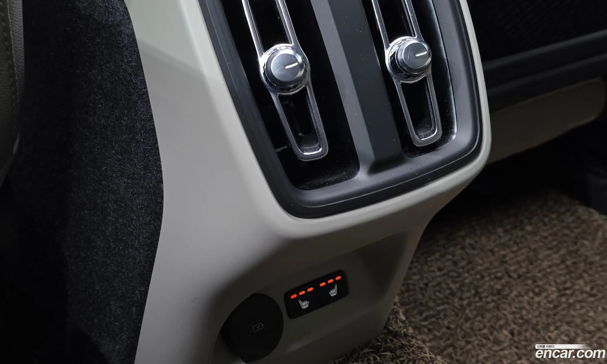 Volvo XC40 2024 — 28