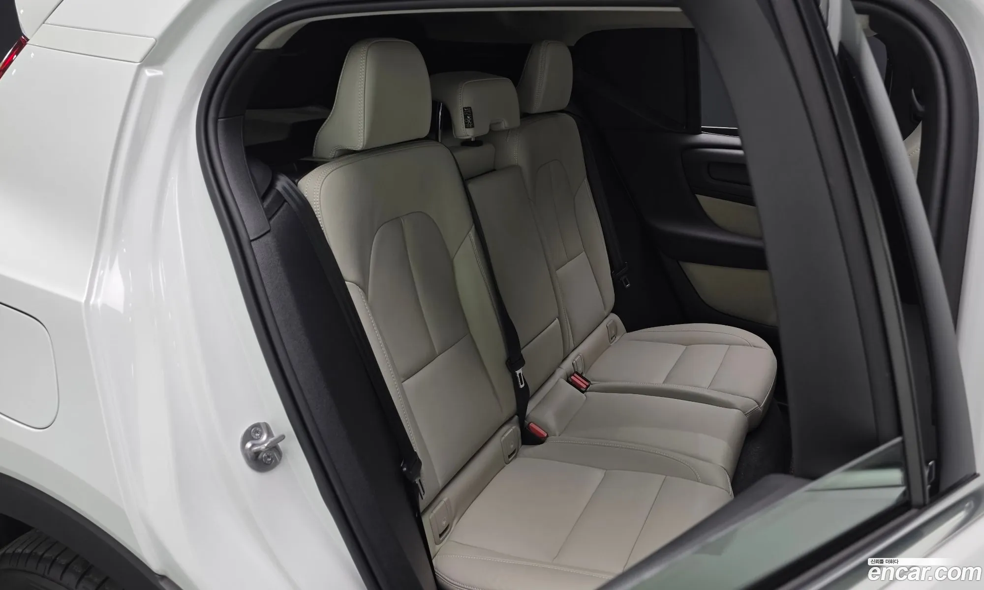 Volvo XC40 2024 — 23