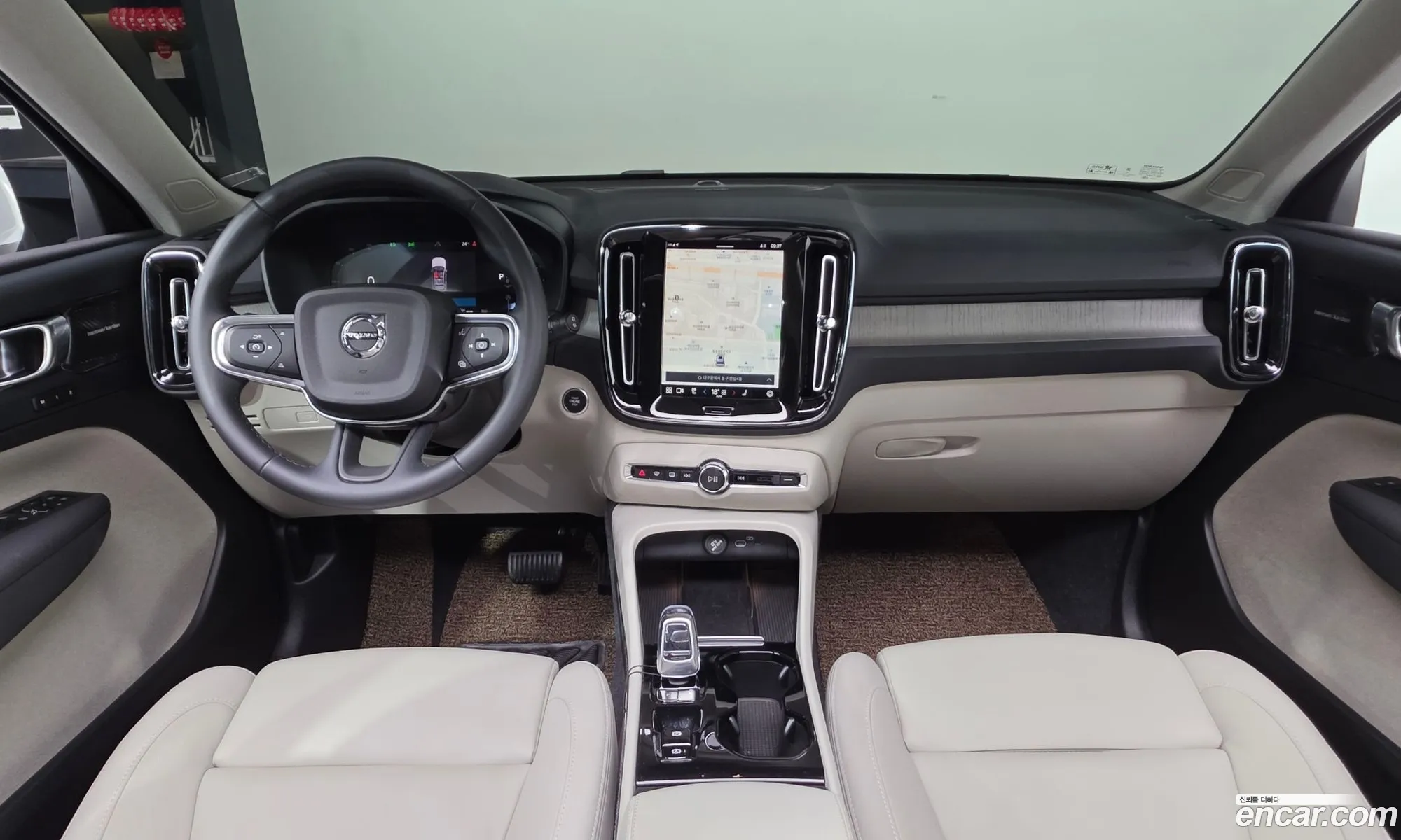 Volvo XC40 2024 — 16