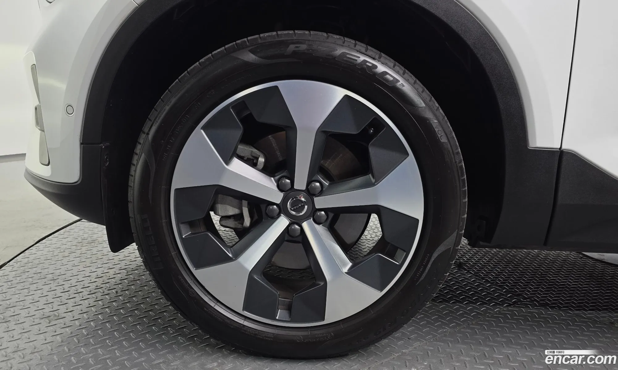 Volvo XC40 2024 — 11