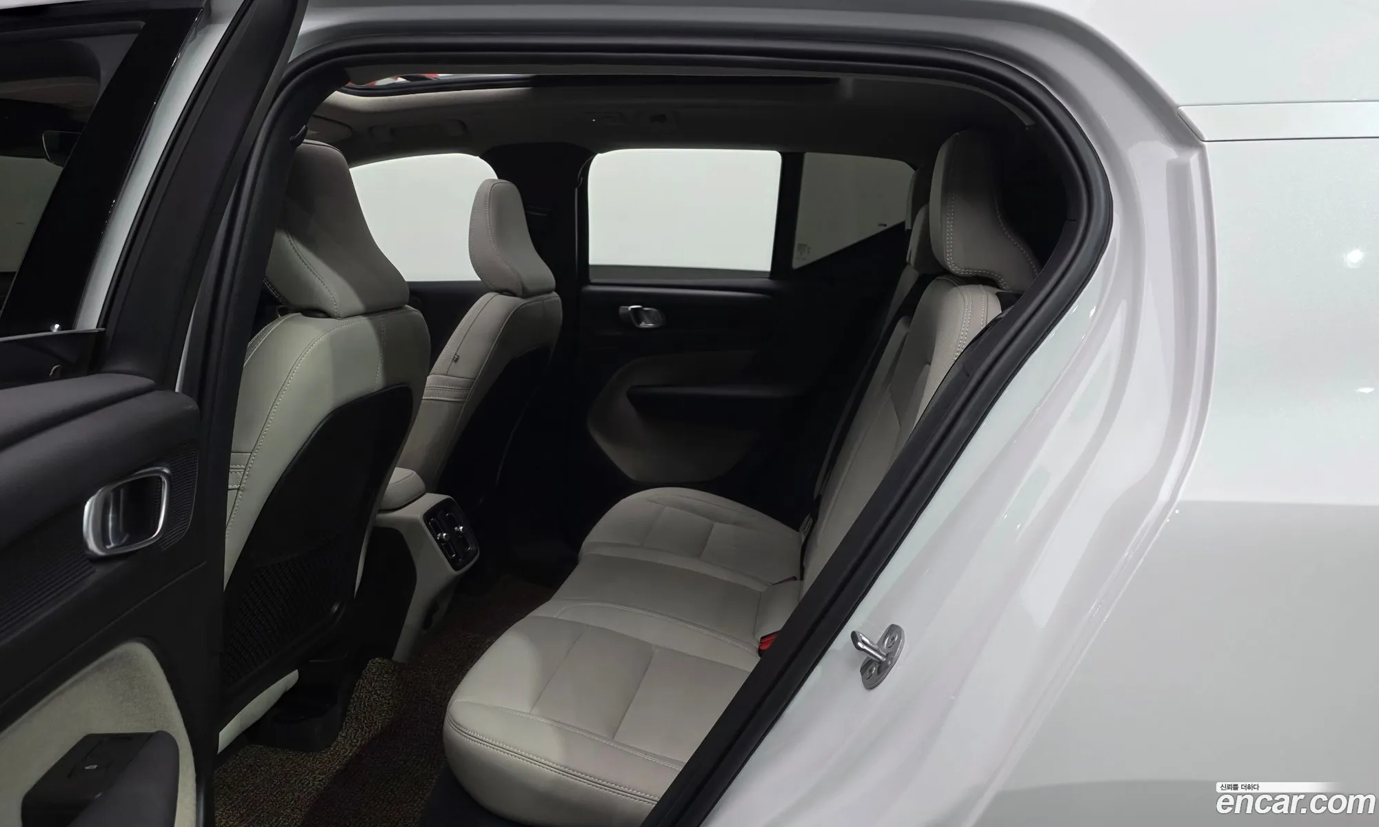 Volvo XC40 2024 — 30