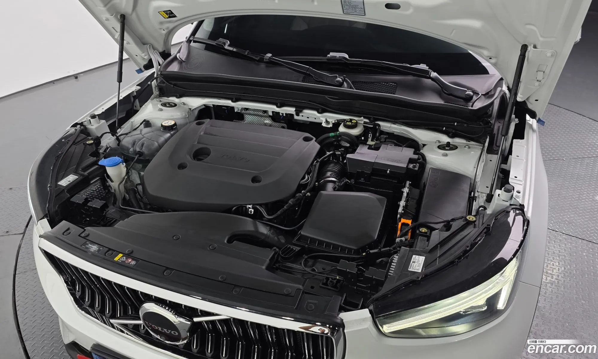Volvo XC40 2024 — 8