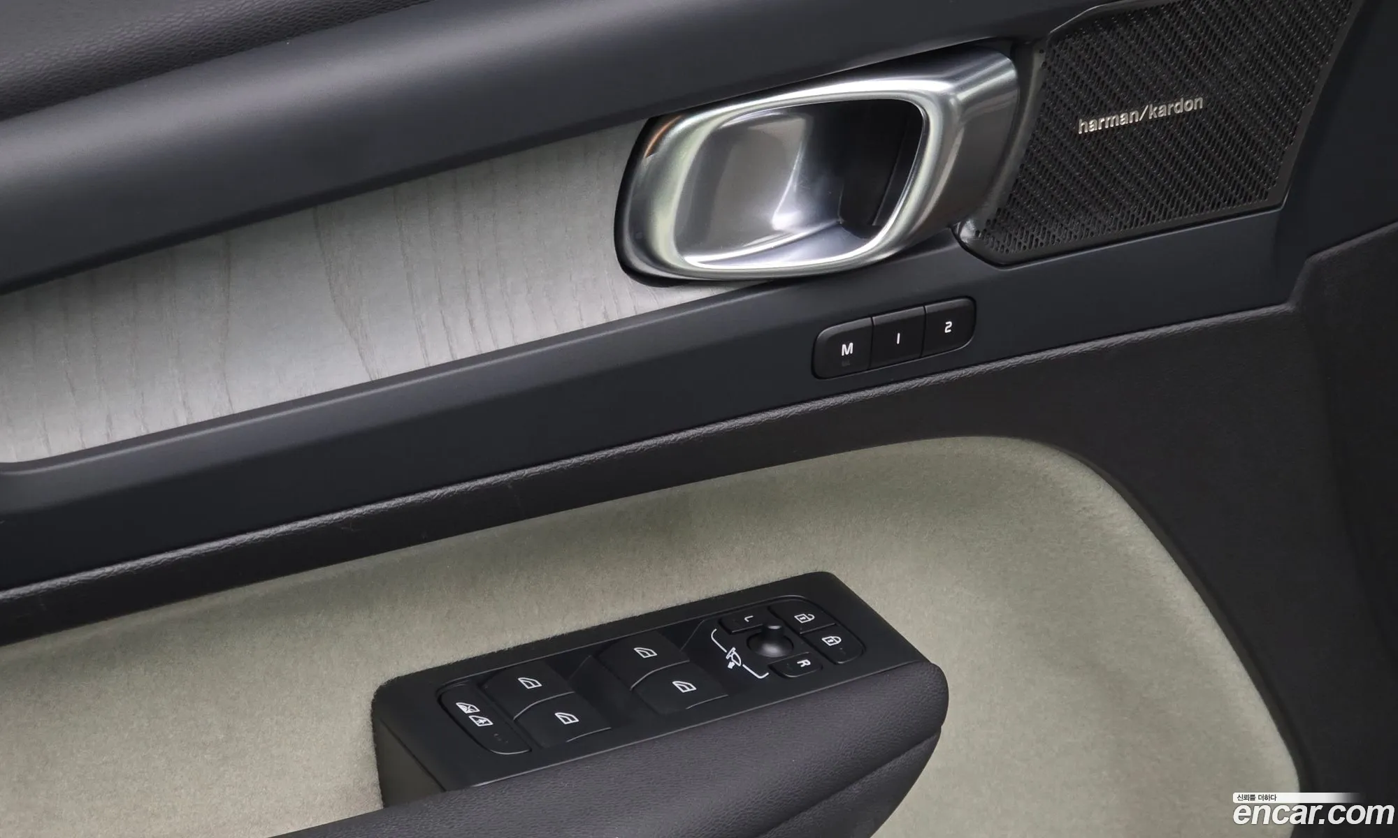 Volvo XC40 2024 — 12