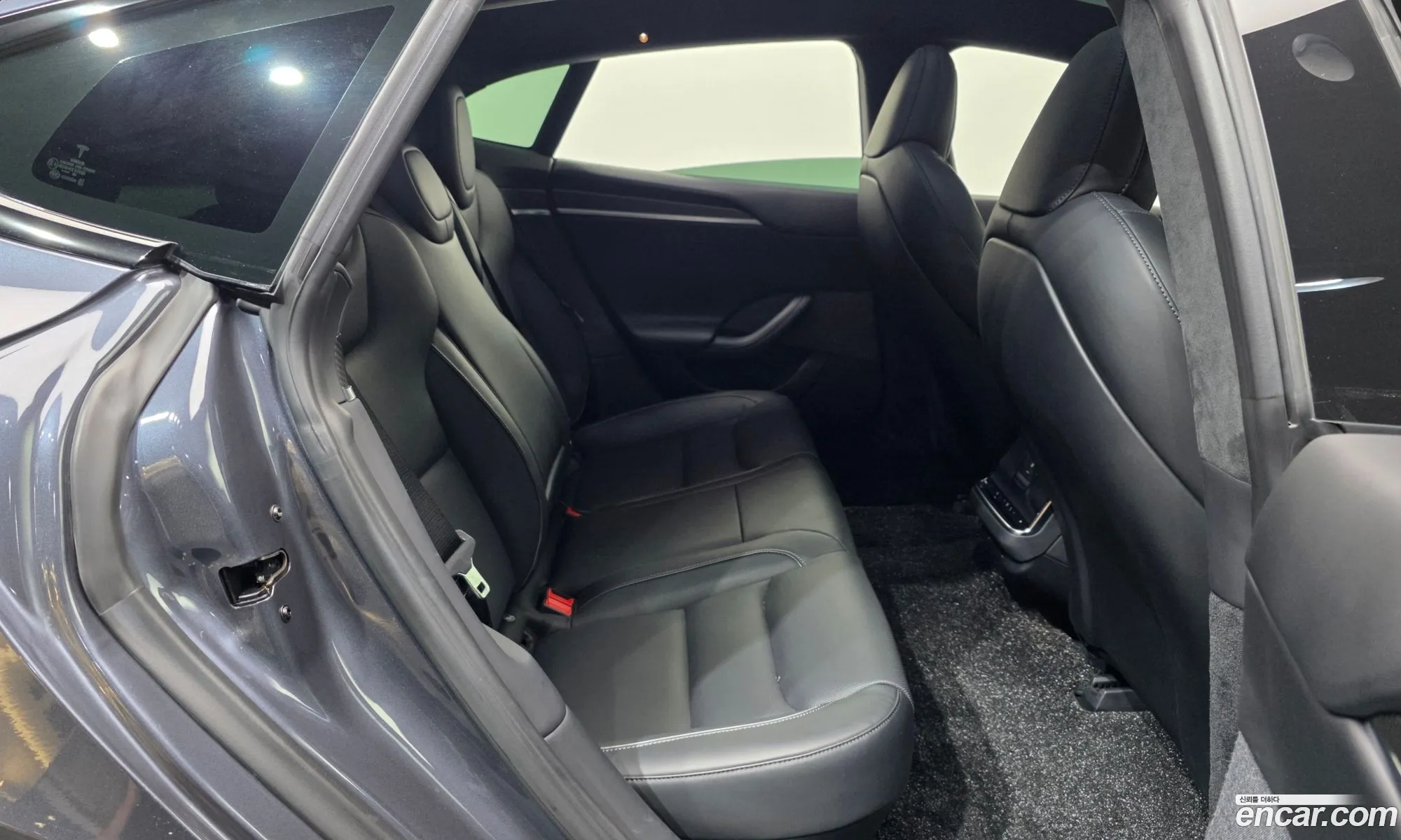 Tesla Model S 2023 — 14