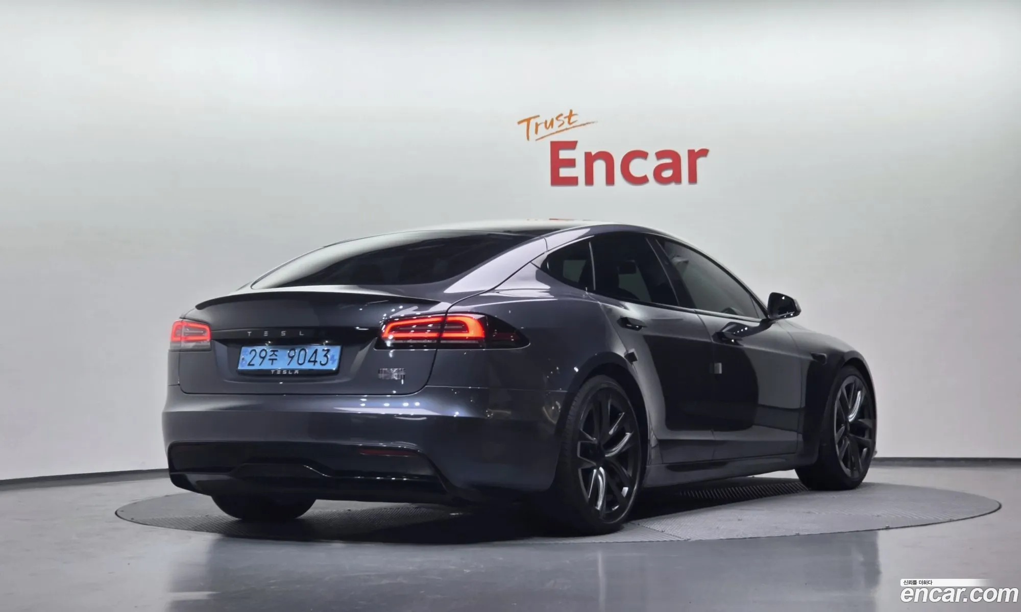 Tesla Model S 2023 — 17