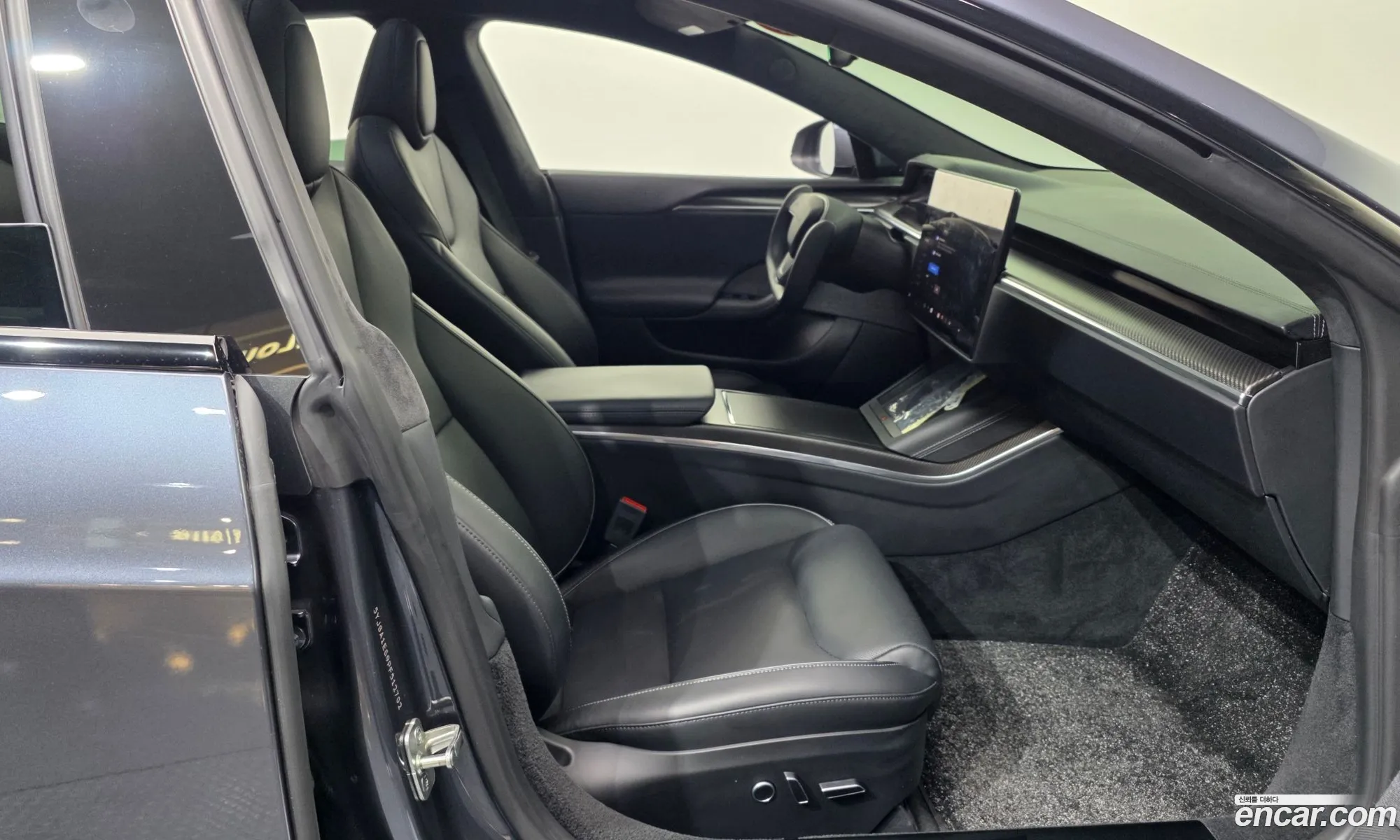 Tesla Model S 2023 — 7