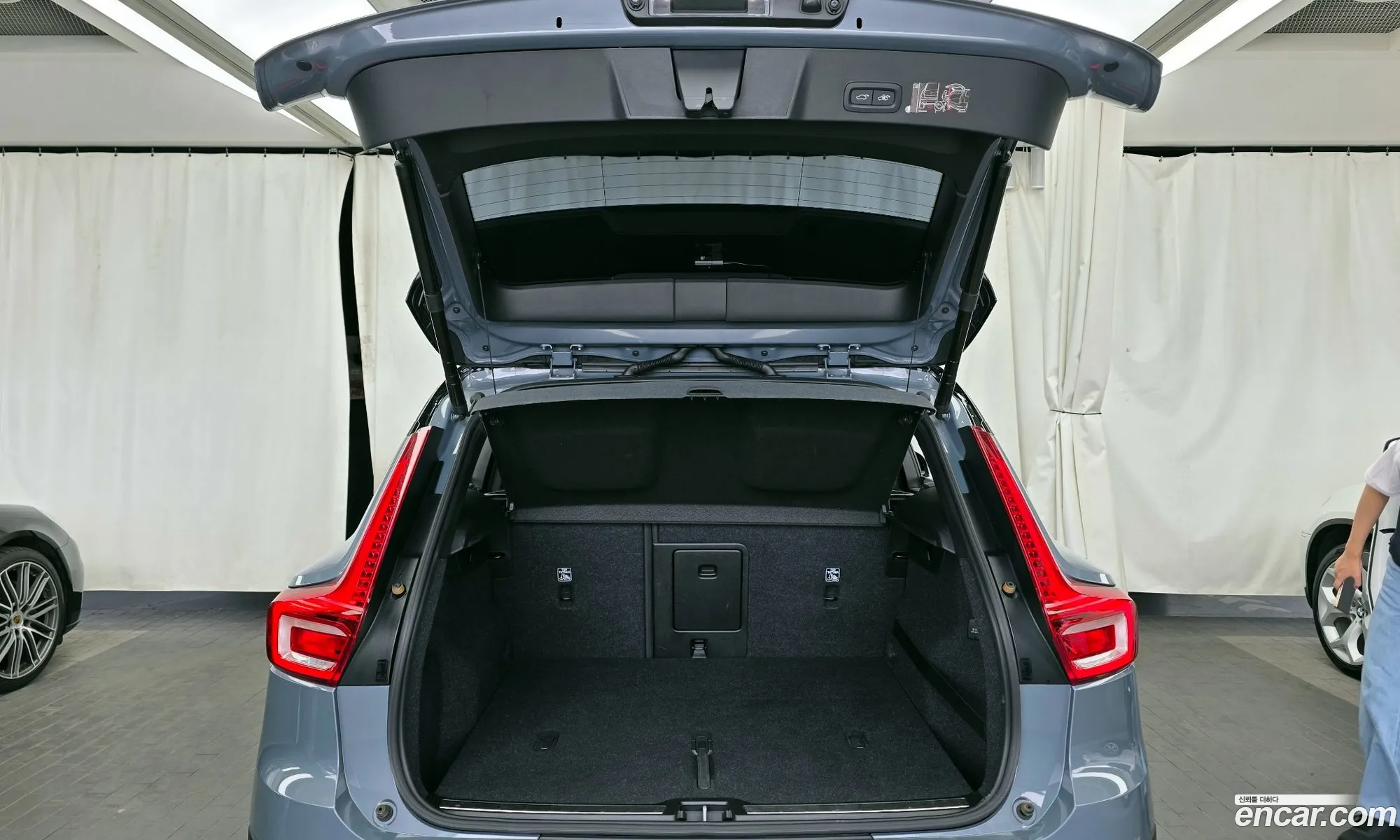 Volvo XC40 2020 YV1XZACACL2248033 — 7