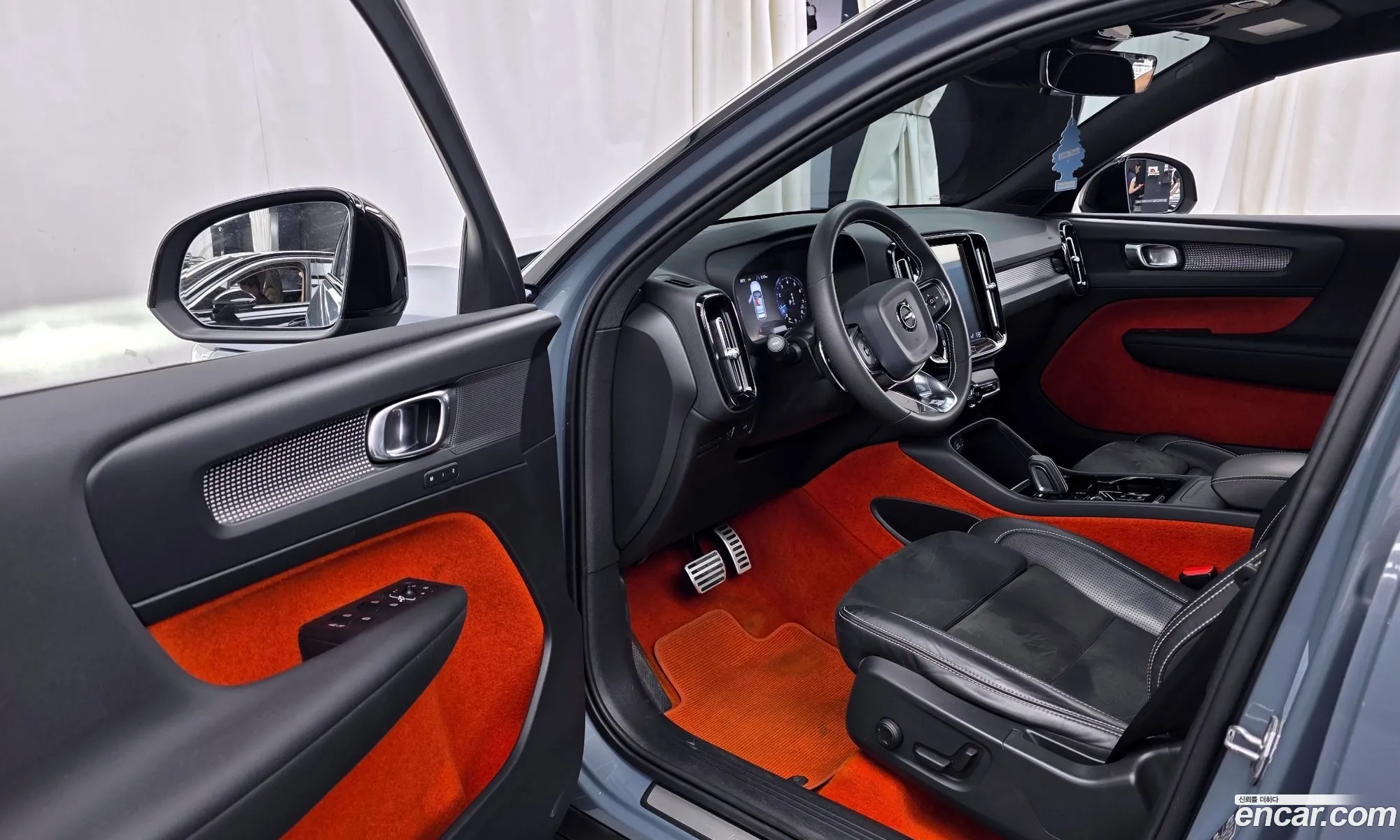 Volvo XC40 2020 YV1XZACACL2248033 — 31