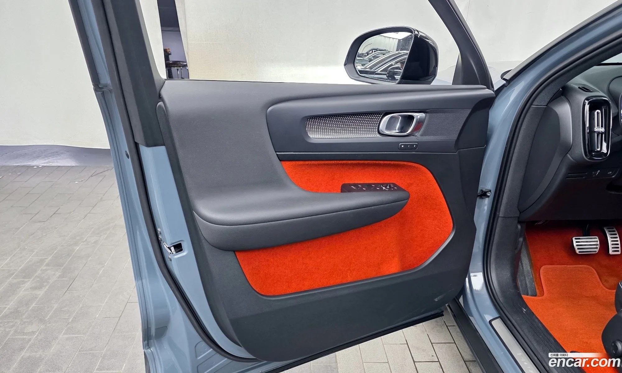 Volvo XC40 2020 YV1XZACACL2248033 — 16