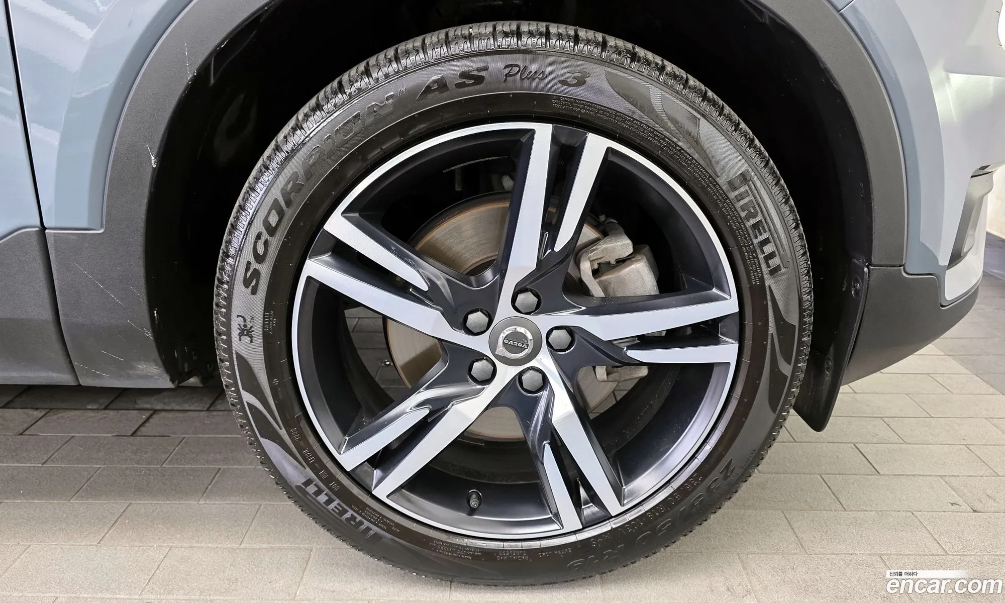 Volvo XC40 2020 YV1XZACACL2248033 — 23