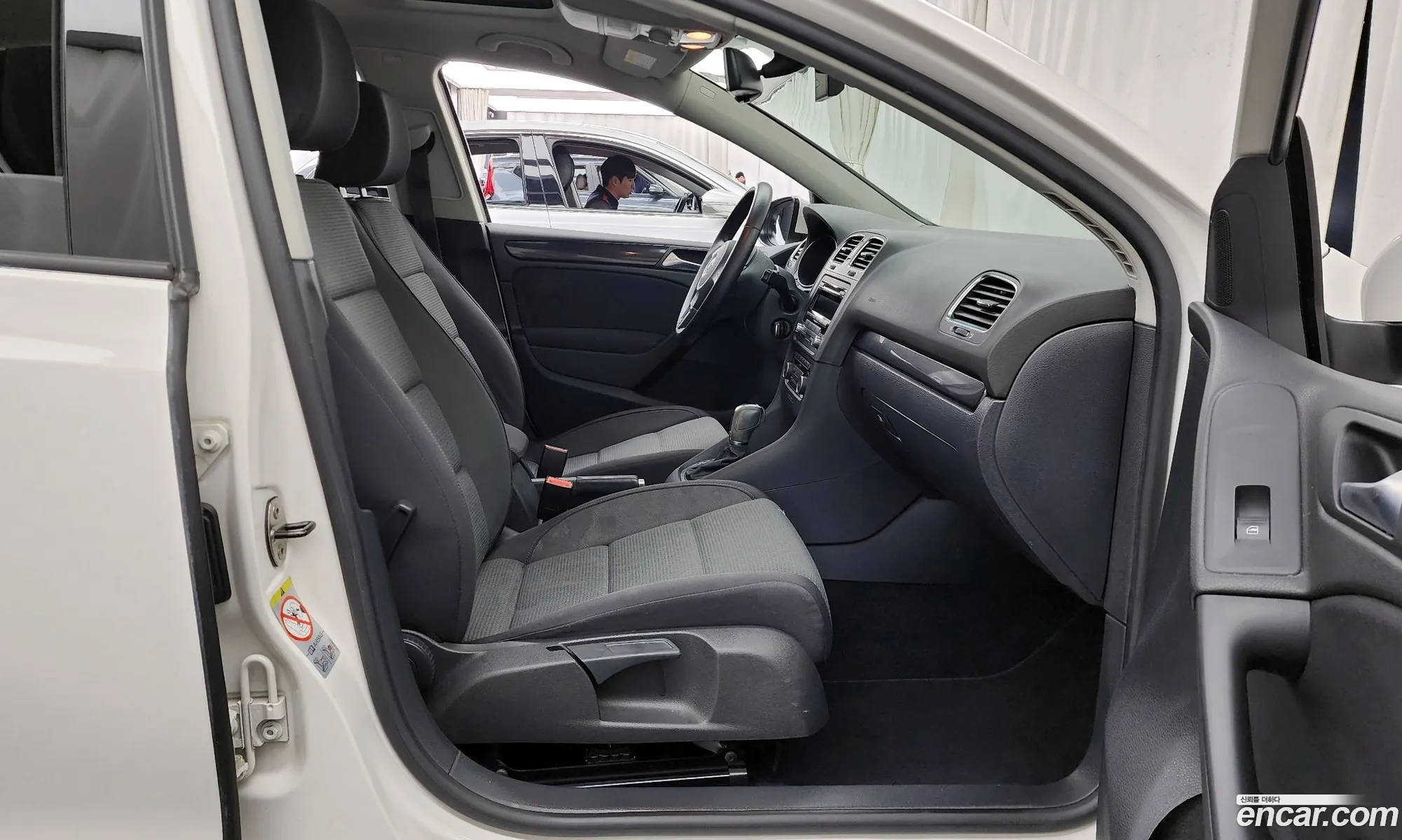 Volkswagen Golf 6th Gen 2011 — 4