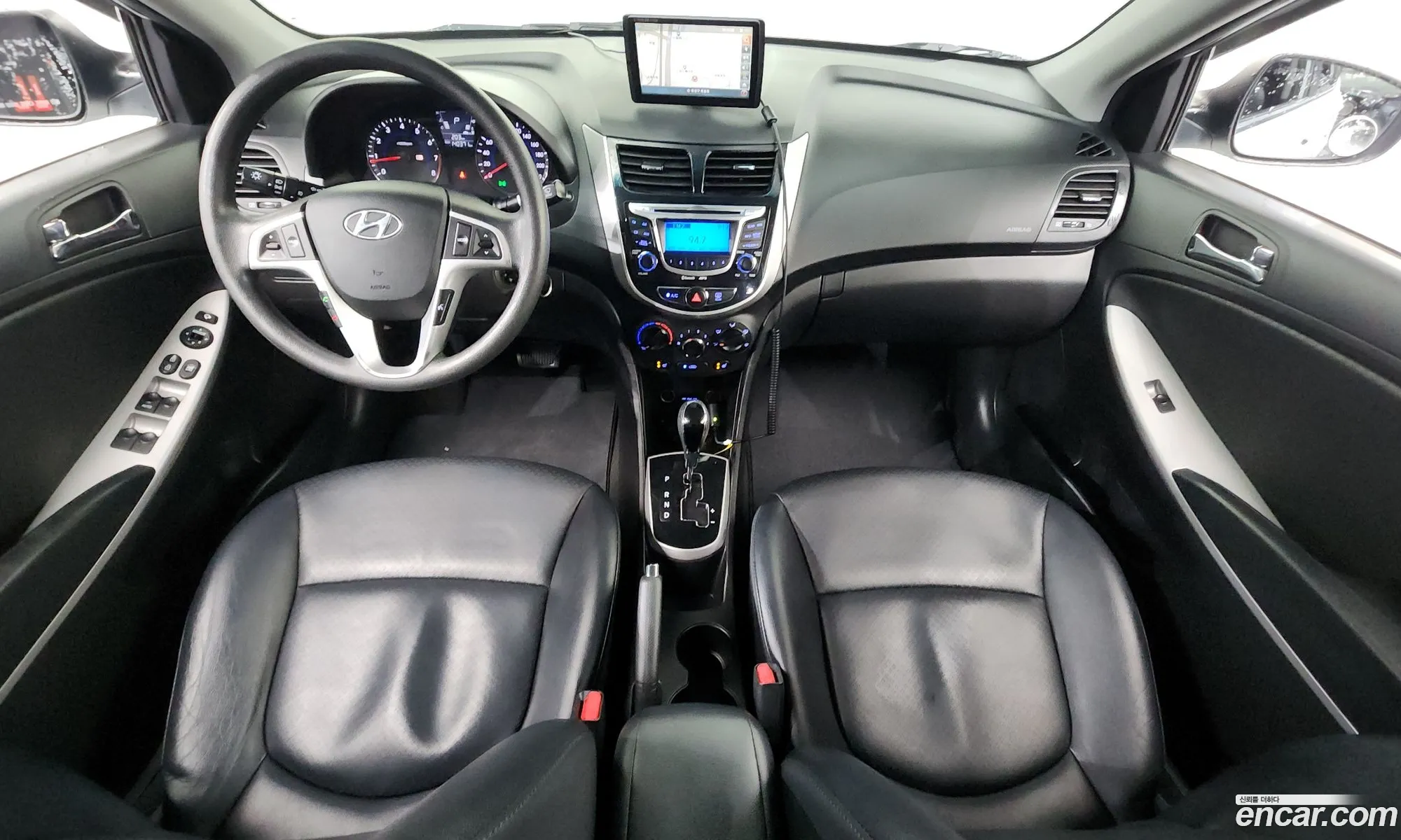 Hyundai Accent 2012 — 3