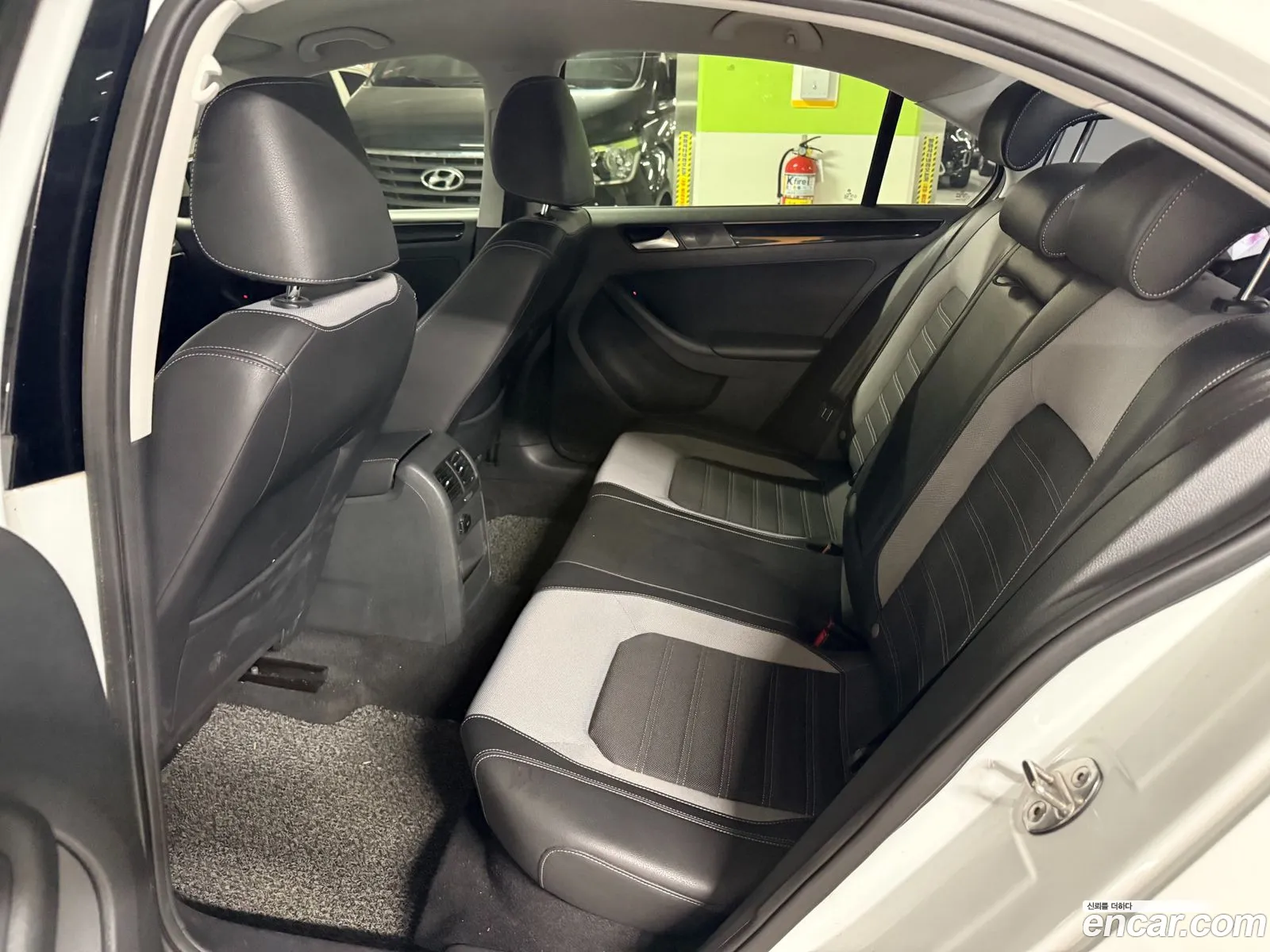 Volkswagen Jetta 2015 — 17