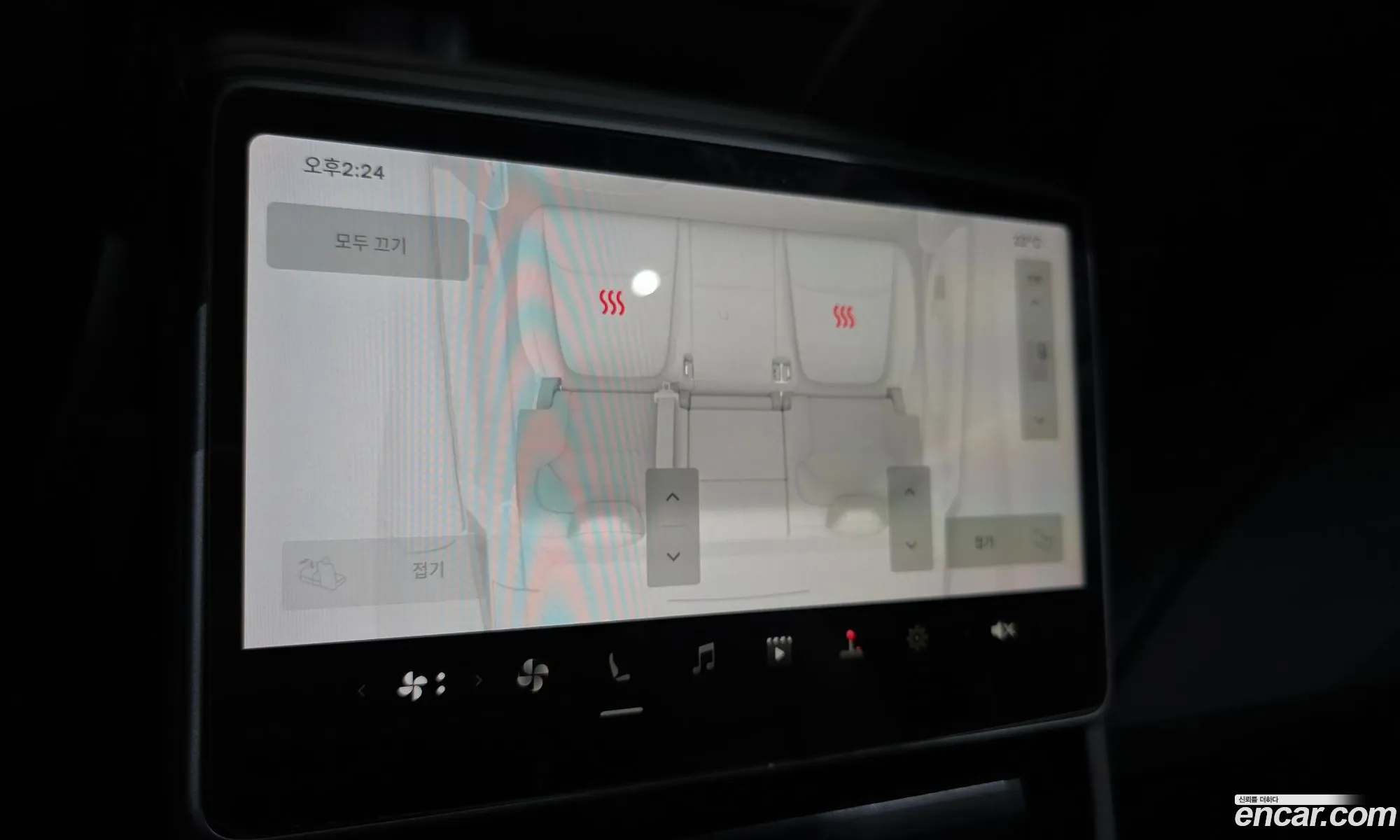 Tesla Model Y 2025 LRWYGCFJ9SC027390 — 30