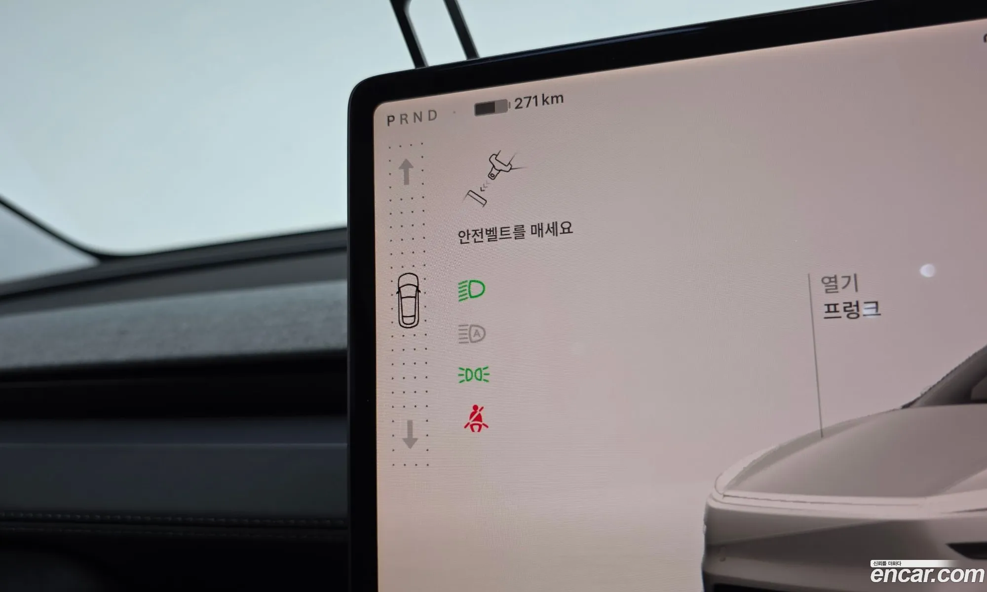 Tesla Model Y 2025 LRWYGCFJ9SC027390 — 18